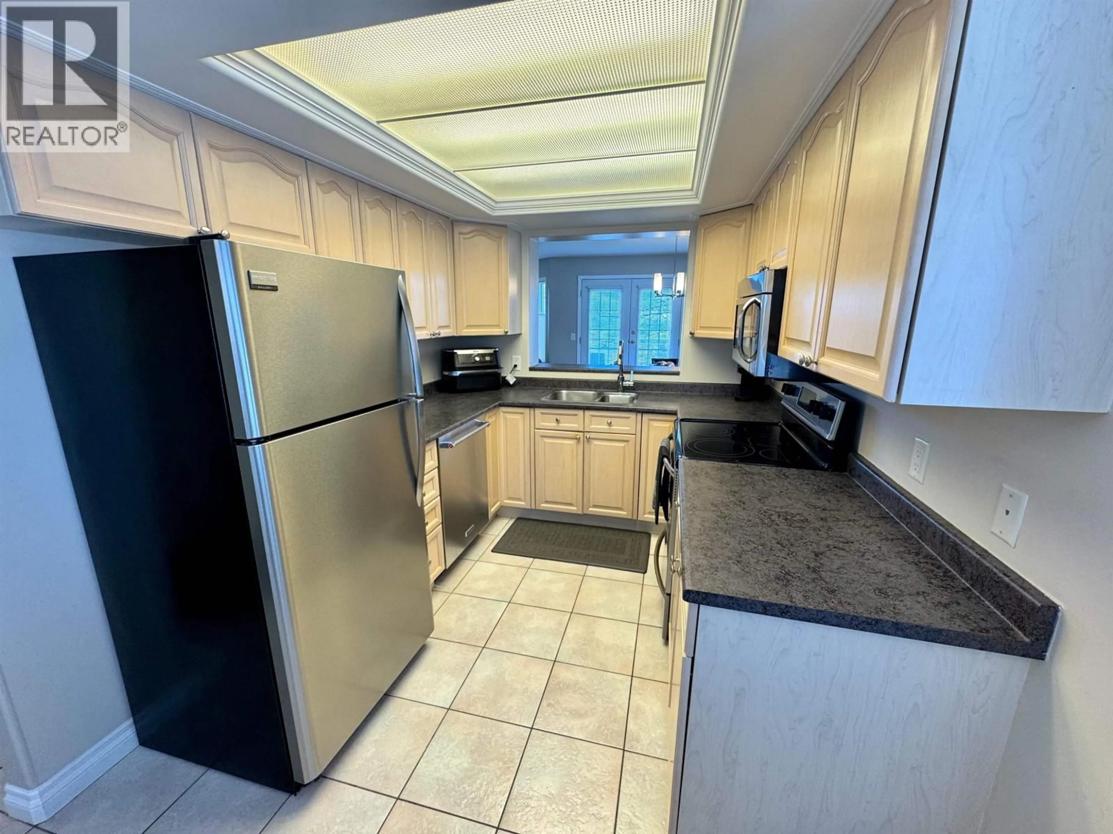 Standard kitchen, ceramic/tile floor for 5 - 350 PEARKES DRIVE, Williams Lake British Columbia V2G4T2