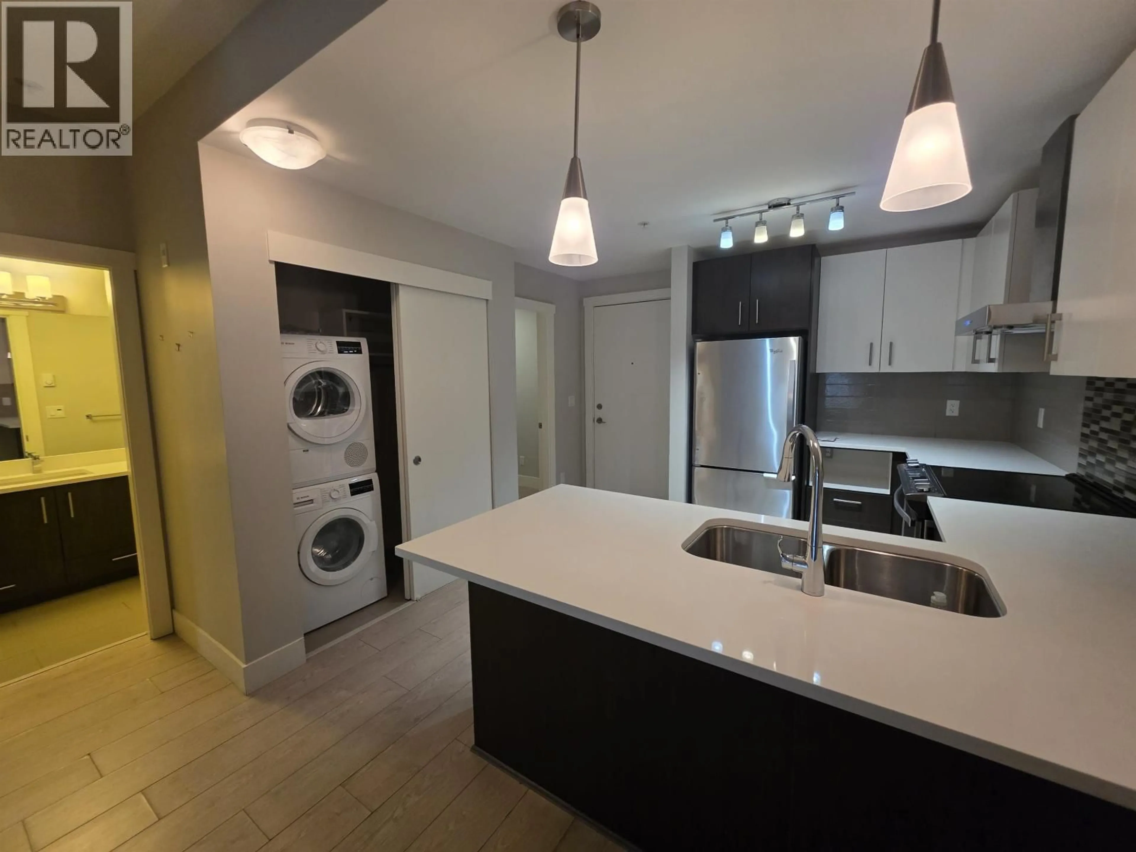 Open concept kitchen, unknown for 204 - 2460 KELLY AVENUE, Port Coquitlam British Columbia V3C1Y3