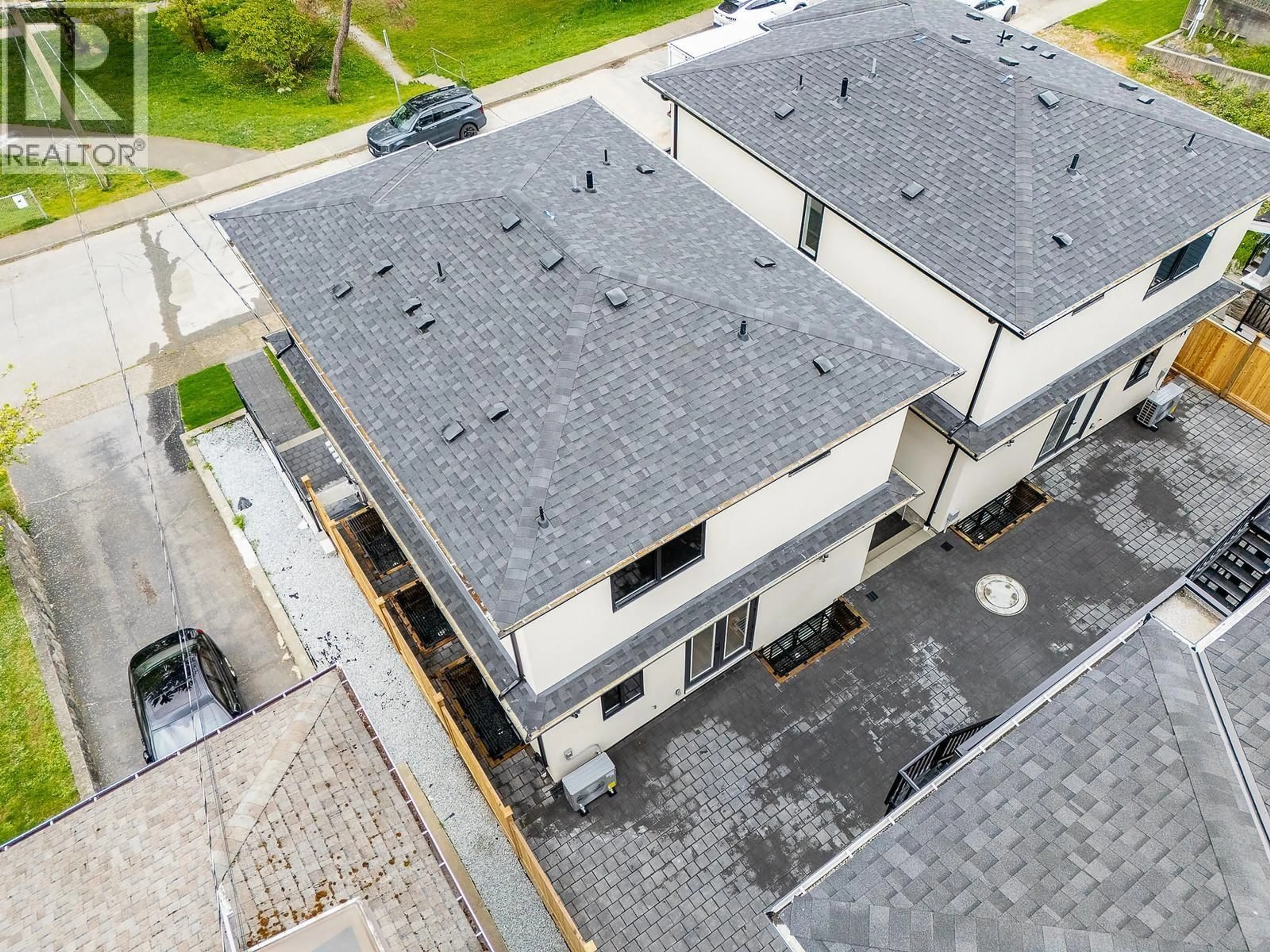 A pic from outside/outdoor area/front of a property/back of a property/a pic from drone, building for 3 - 5953 WINCH STREET, Burnaby British Columbia V5B2L1