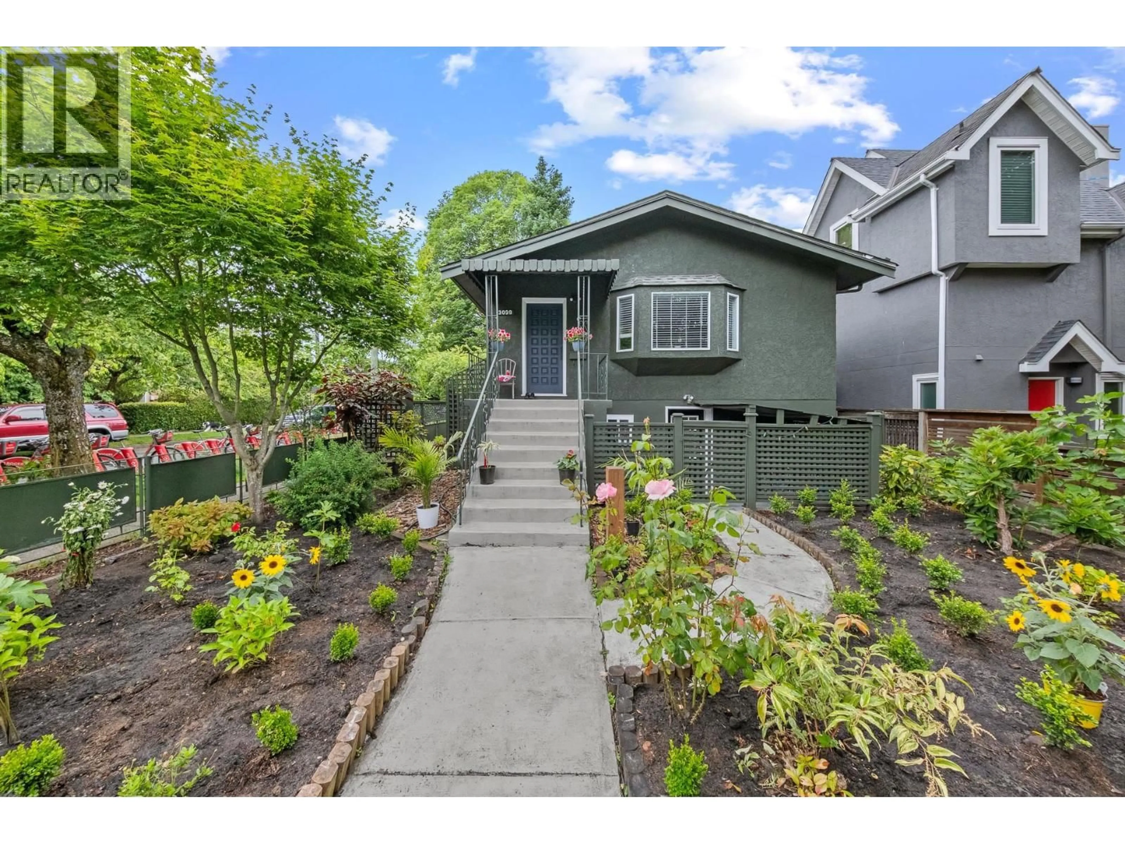 Home with vinyl exterior material, street for 3099 6TH AVENUE, Vancouver British Columbia V6K1X4