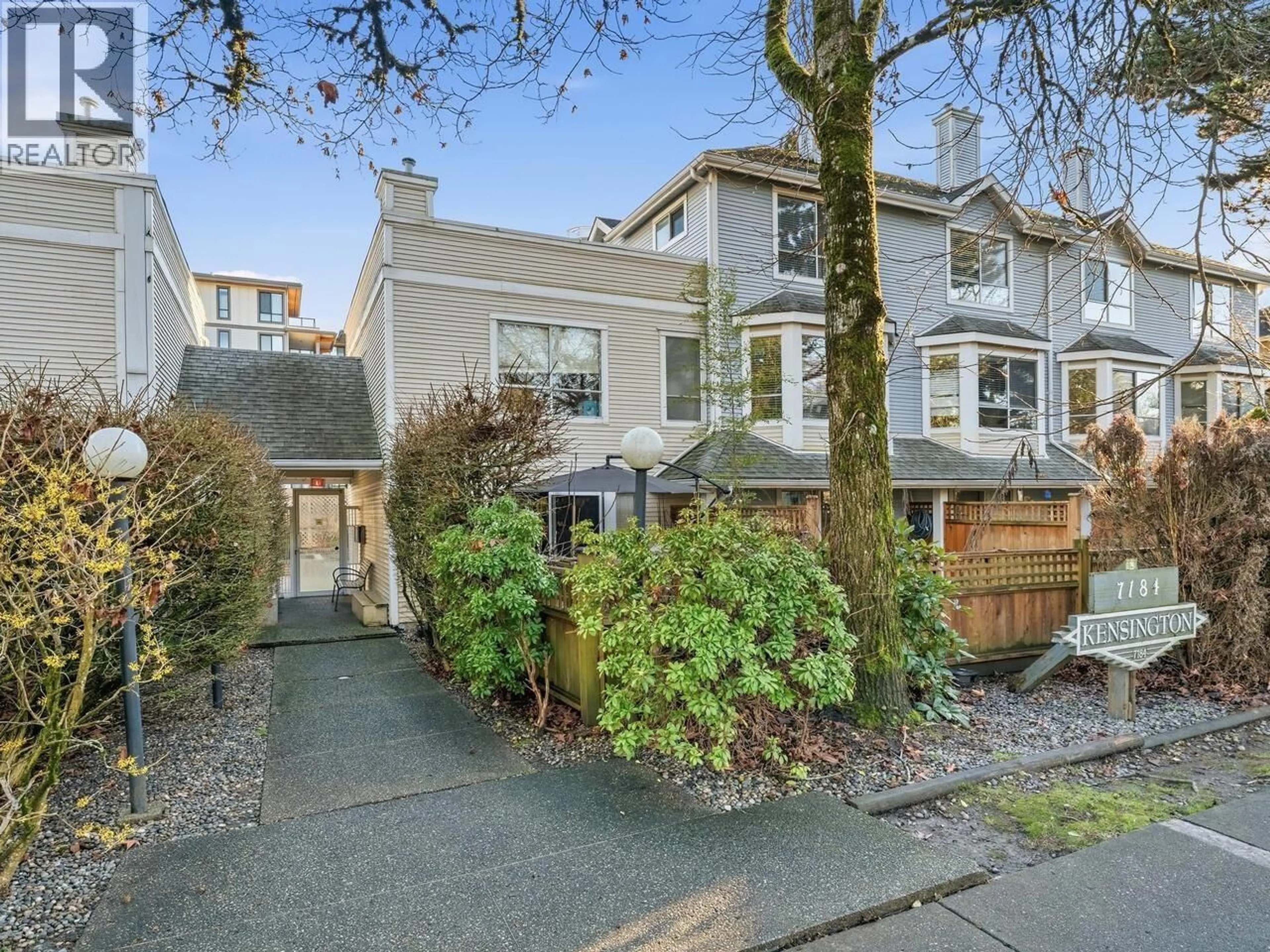 A pic from outside/outdoor area/front of a property/back of a property/a pic from drone, street for 5 - 7184 STRIDE AVENUE, Burnaby British Columbia V3N1T7