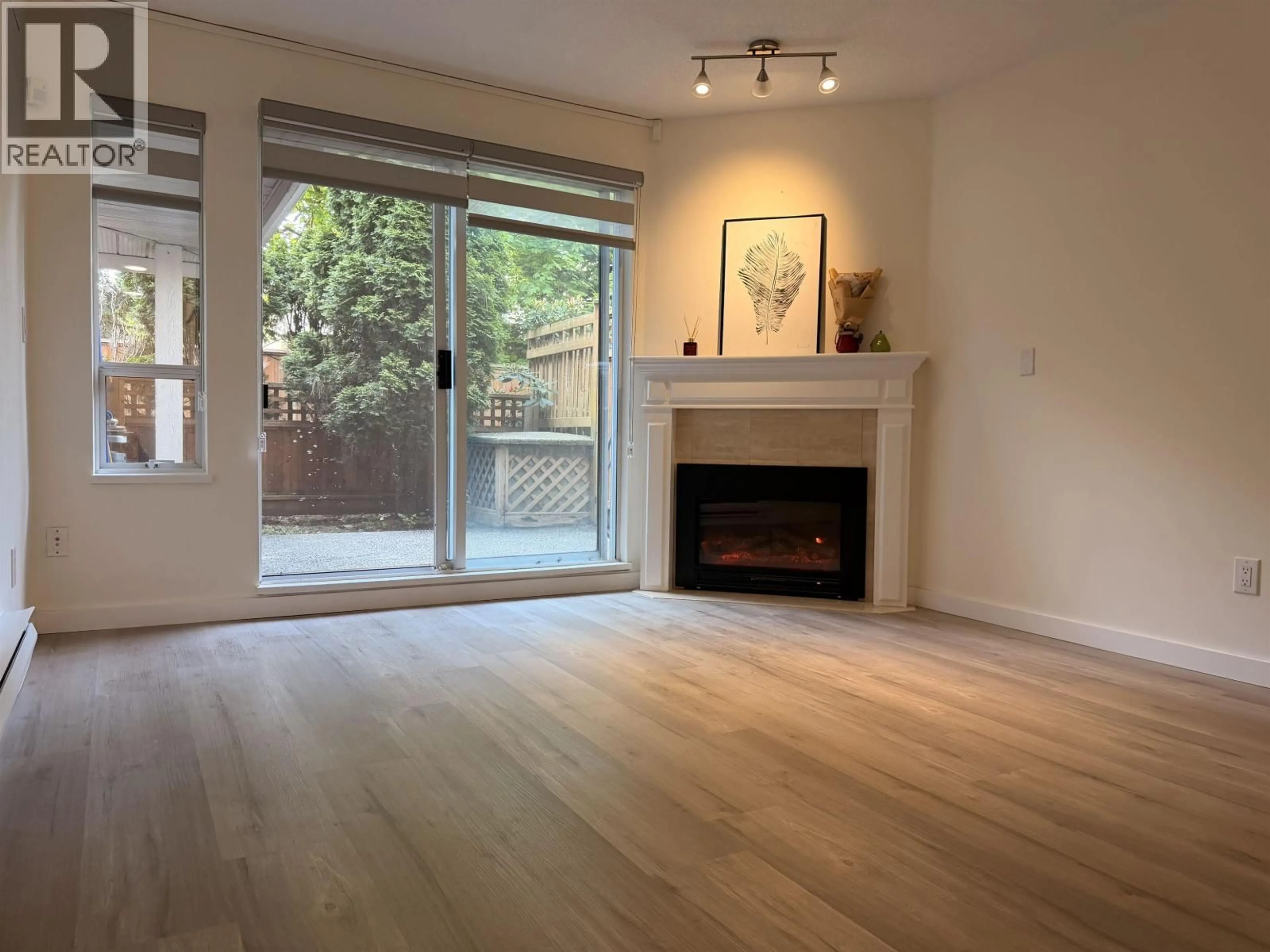 A pic of a room for 5 - 7184 STRIDE AVENUE, Burnaby British Columbia V3N1T7