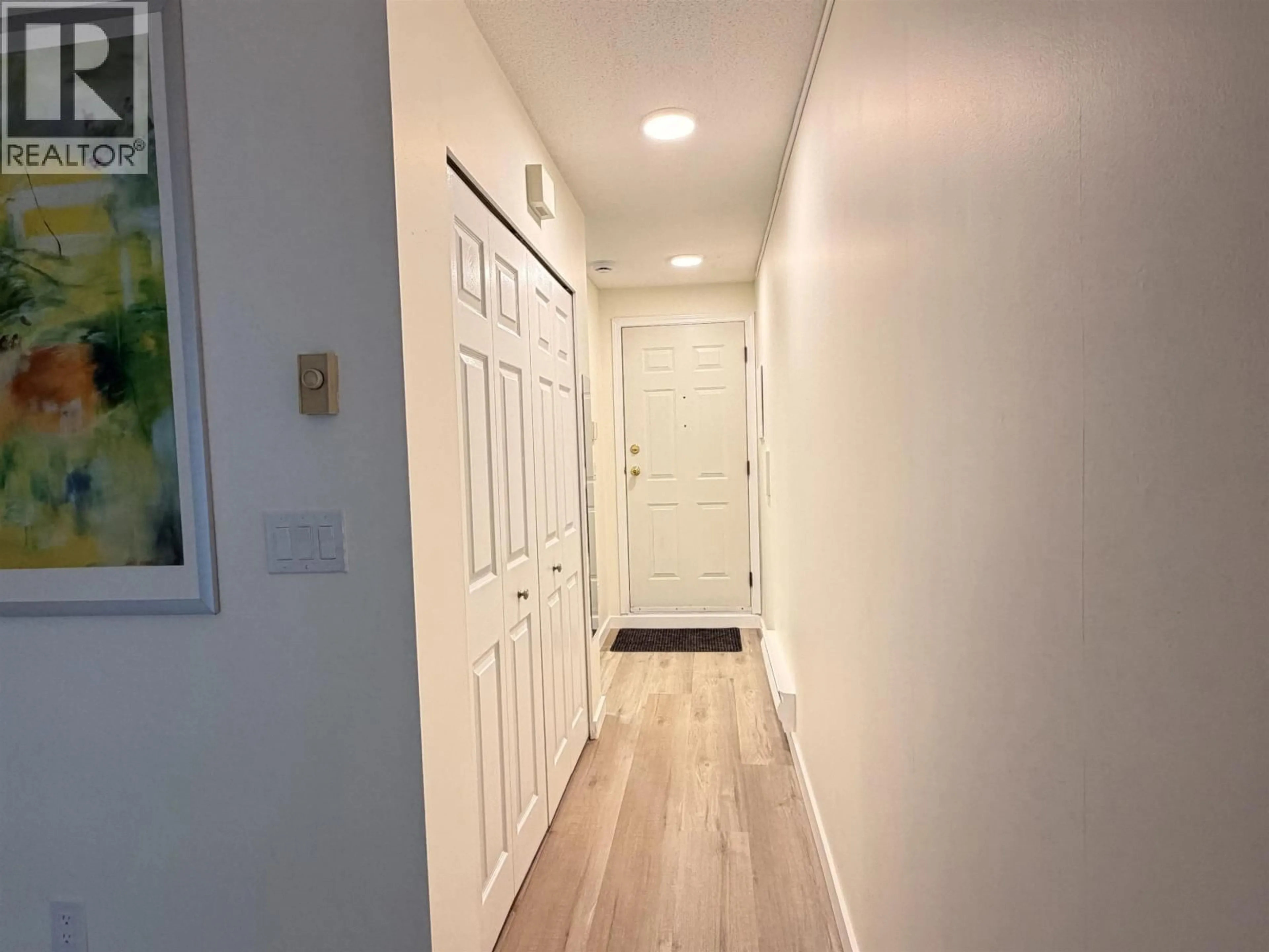 Indoor entryway for 5 - 7184 STRIDE AVENUE, Burnaby British Columbia V3N1T7