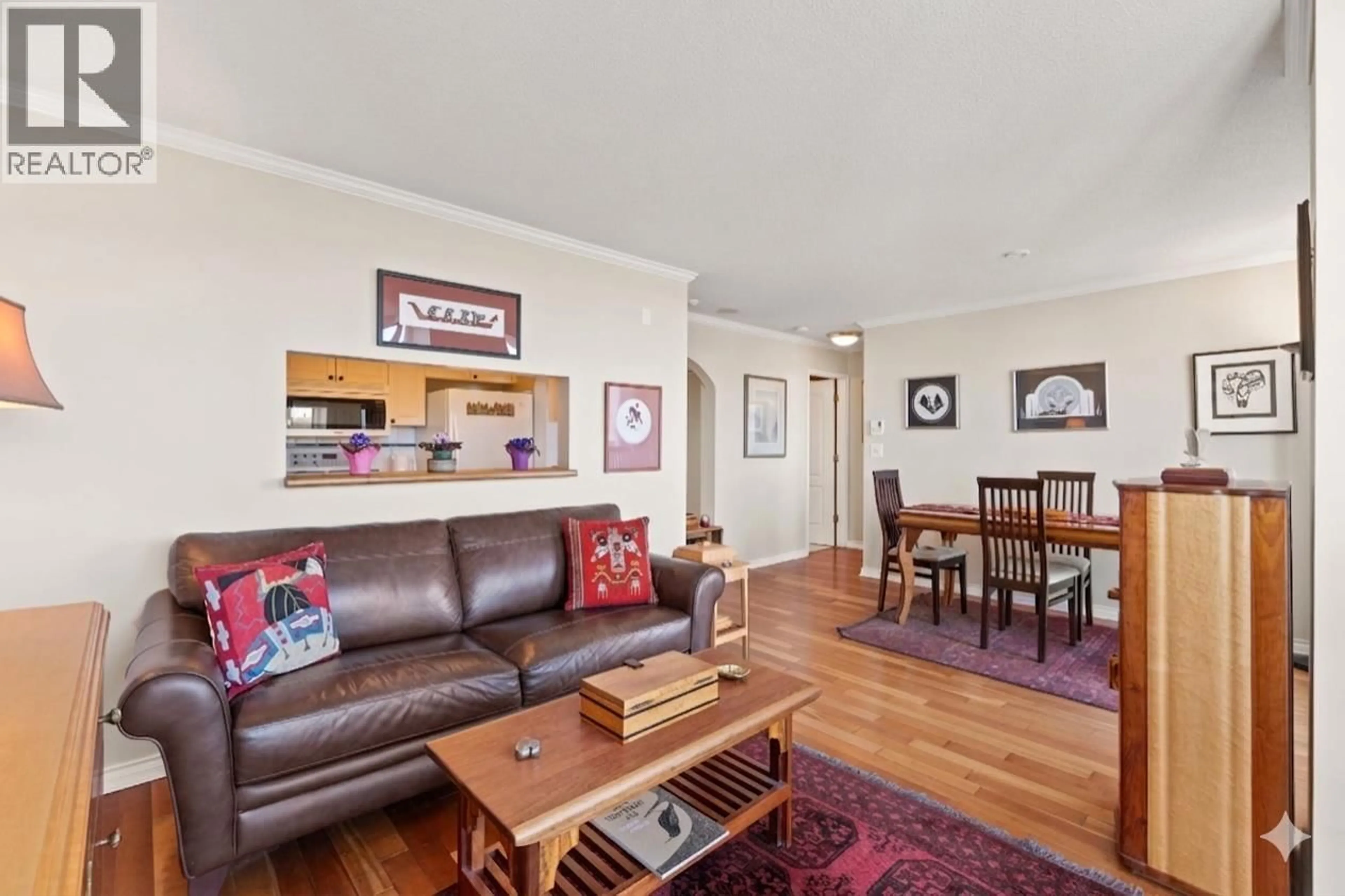Living room with furniture, wood/laminate floor for 602 - 567 LONSDALE AVENUE, North Vancouver British Columbia V7M2G6