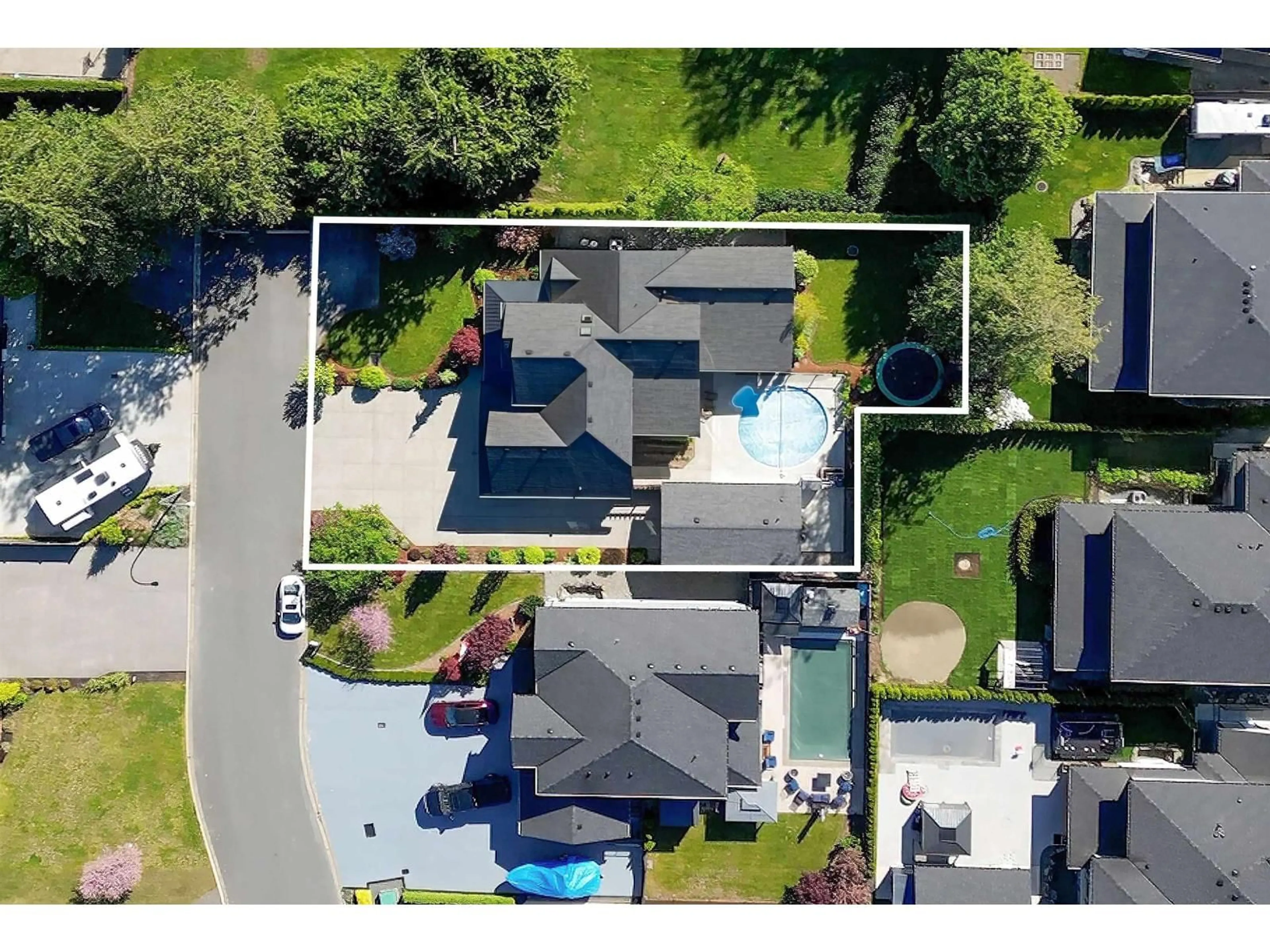 A pic from outside/outdoor area/front of a property/back of a property/a pic from drone, street for 52702 ROSESTONE PLACE, Chilliwack British Columbia V0X1X1
