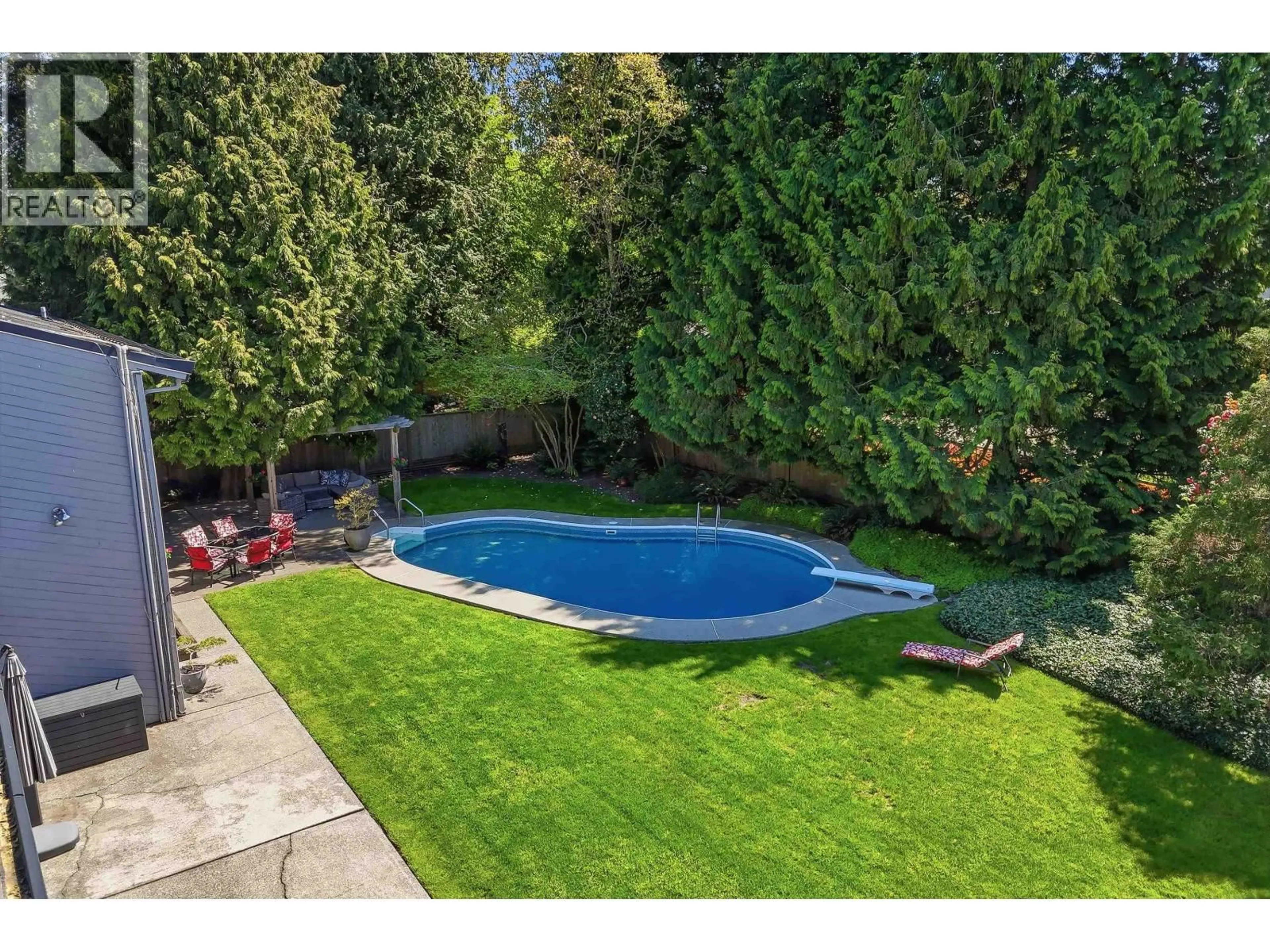 A pic from outside/outdoor area/front of a property/back of a property/a pic from drone, water/lake/river/ocean view for 5098 2 AVENUE, Delta British Columbia V4M1C8