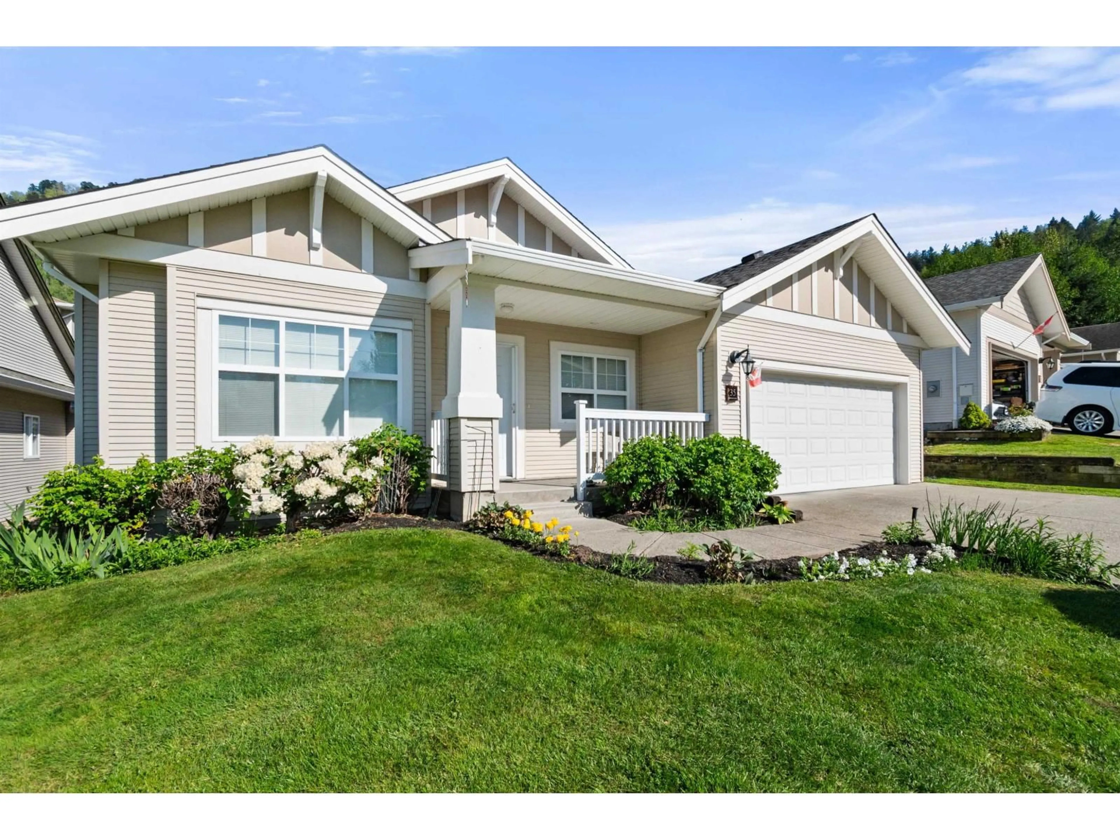 Home with vinyl exterior material, street for 35 - 5700 JINKERSON ROAD, Chilliwack British Columbia V2R5N6
