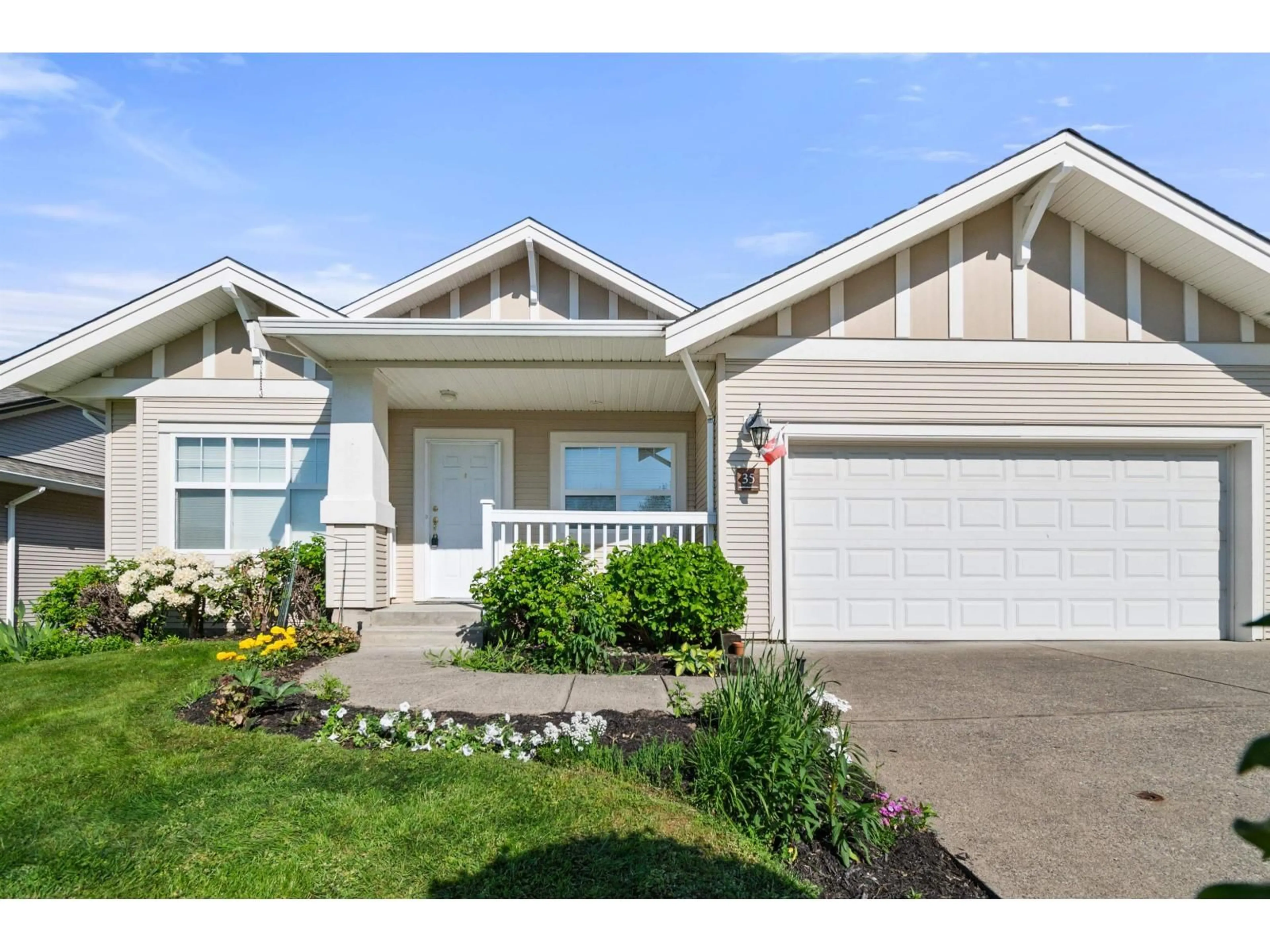Home with vinyl exterior material, street for 35 - 5700 JINKERSON ROAD, Chilliwack British Columbia V2R5N6