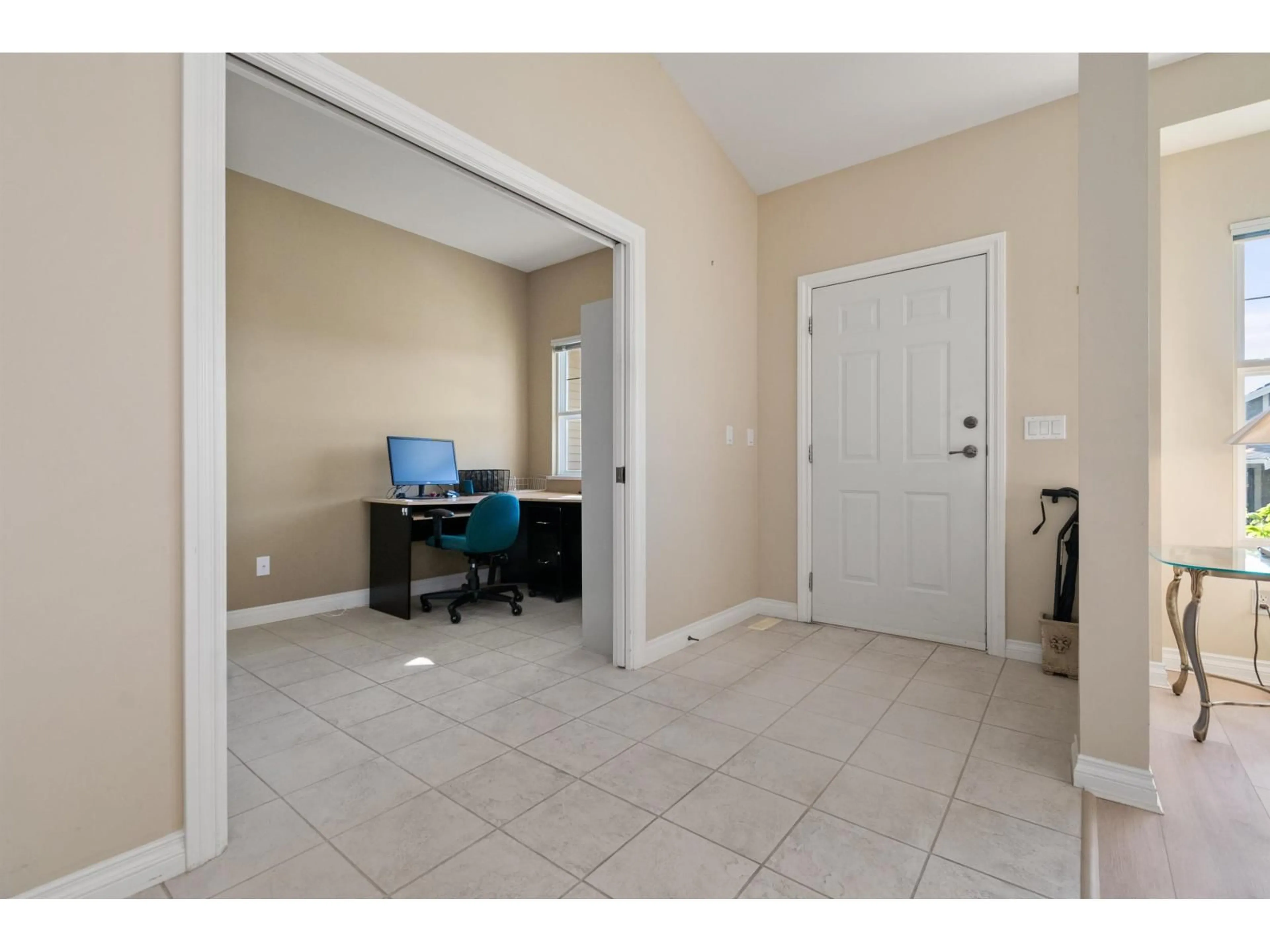 Indoor entryway for 35 - 5700 JINKERSON ROAD, Chilliwack British Columbia V2R5N6