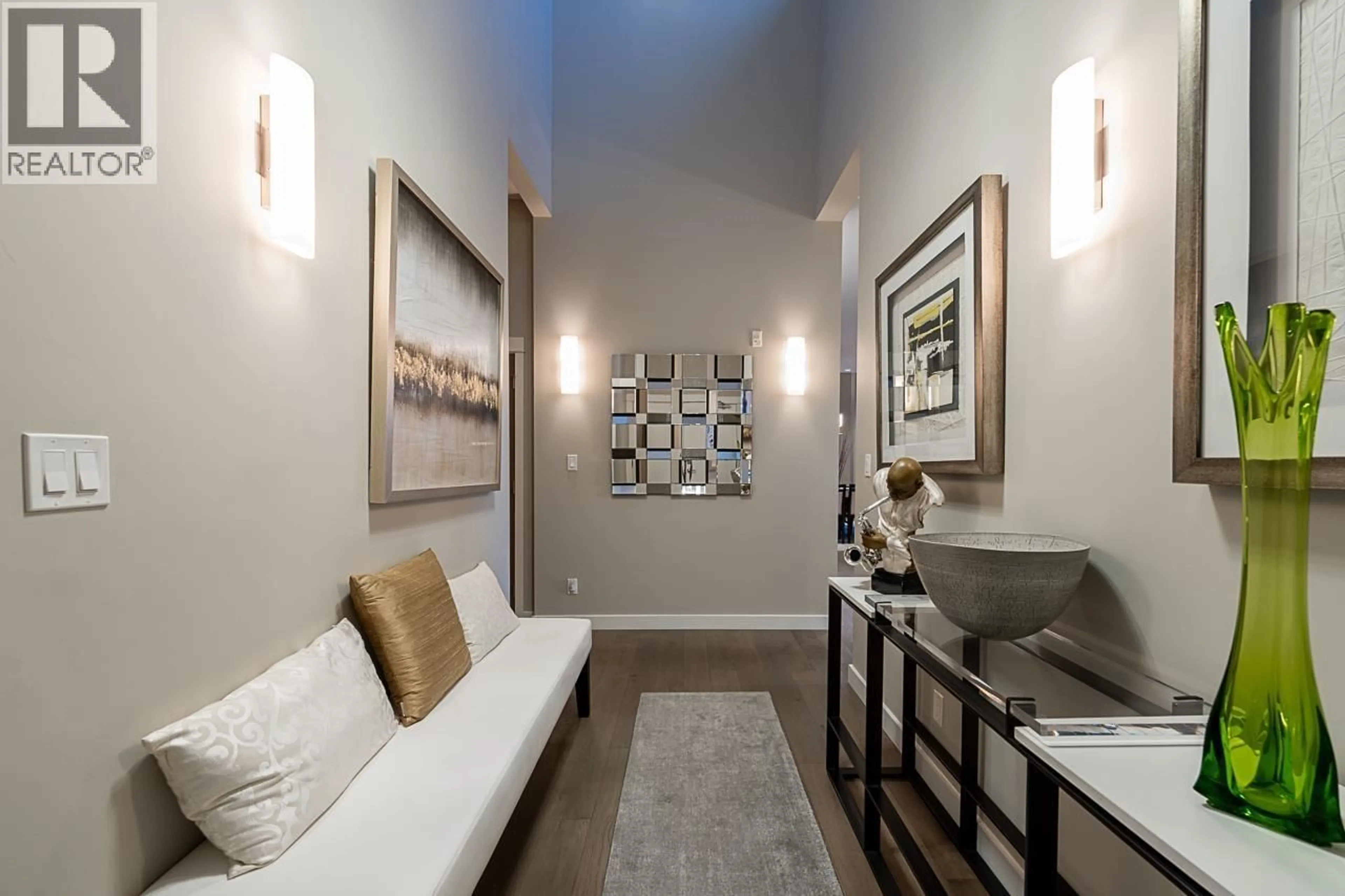 Indoor entryway for 605 - 5011 SPRINGS BOULEVARD, Delta British Columbia V4M0B6