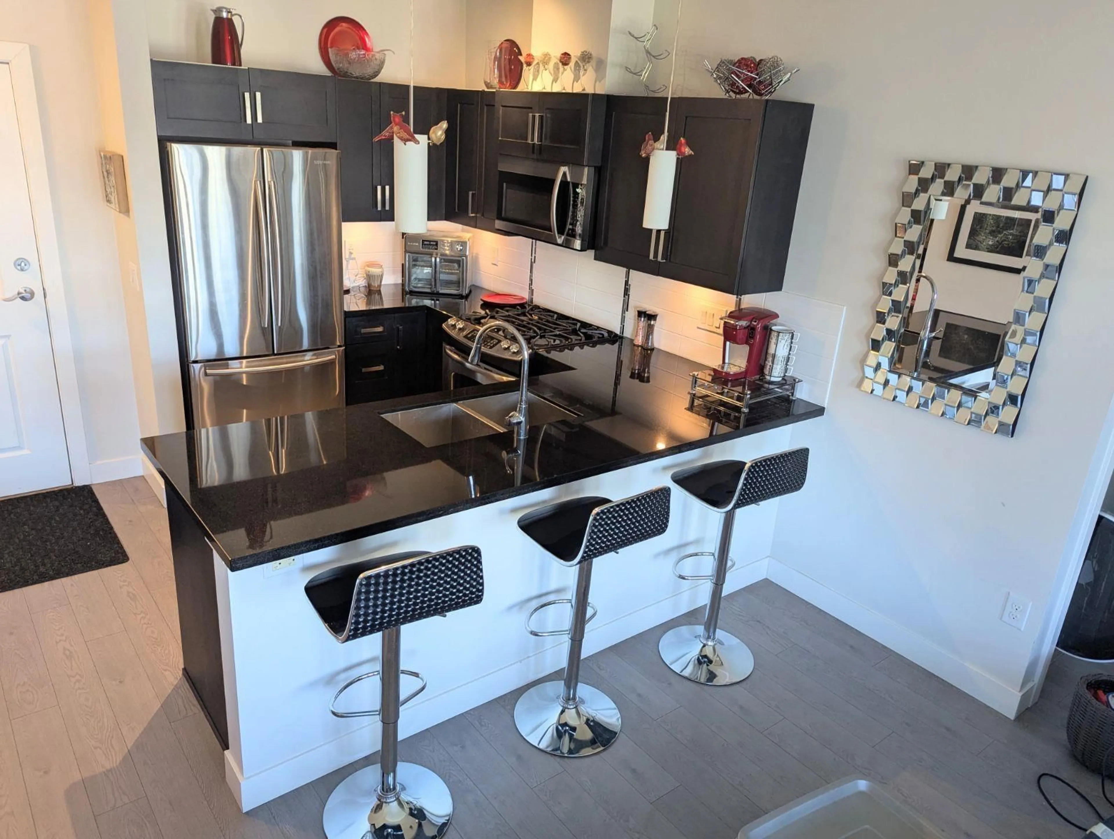 Open concept kitchen, ceramic/tile floor for 401 - 20062 FRASER HIGHWAY, Langley British Columbia V3A0E6