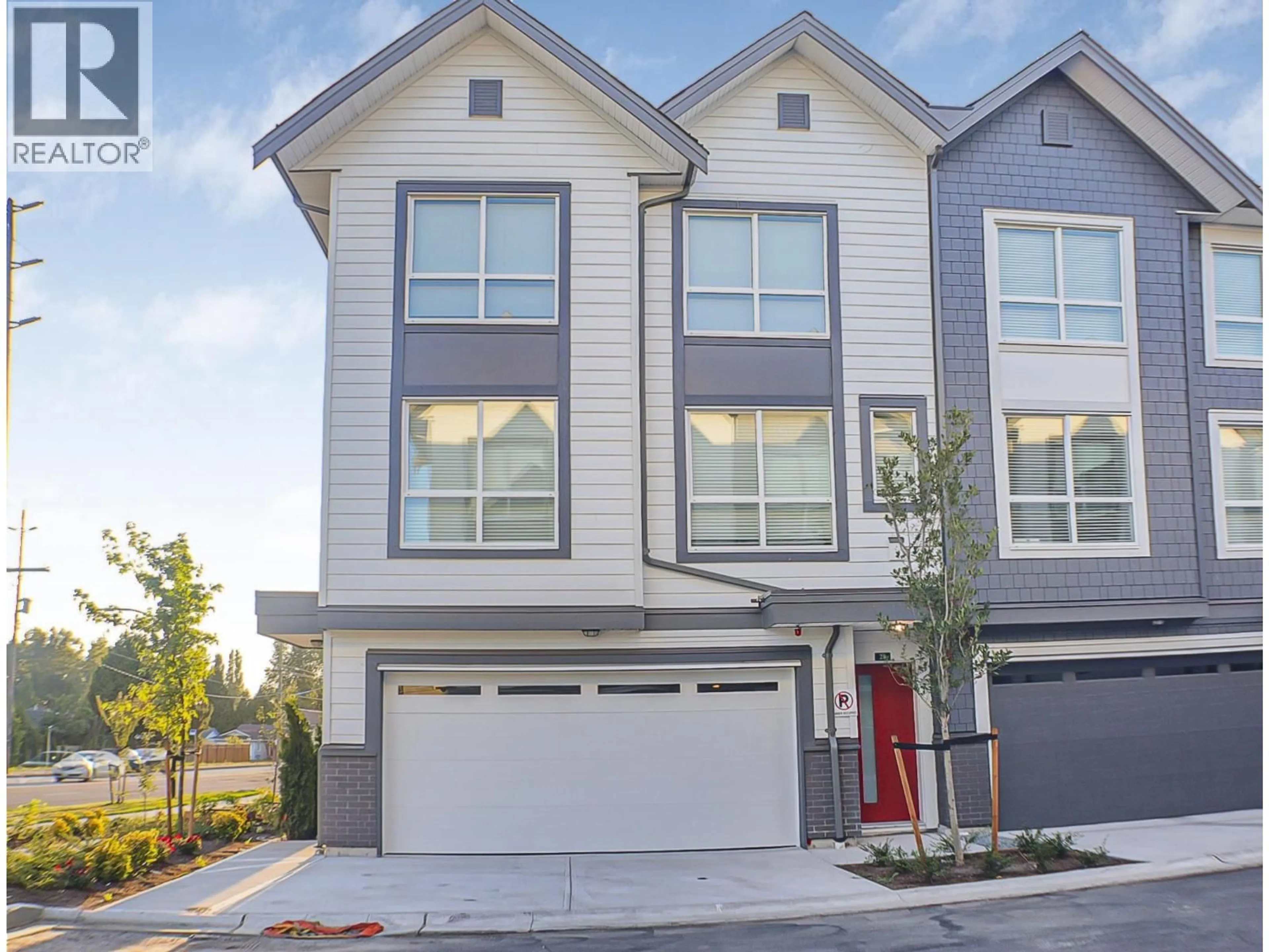 Home with vinyl exterior material, street for 20 - 23785 DEWDNEY TRUNK ROAD, Maple Ridge British Columbia V4R0H8