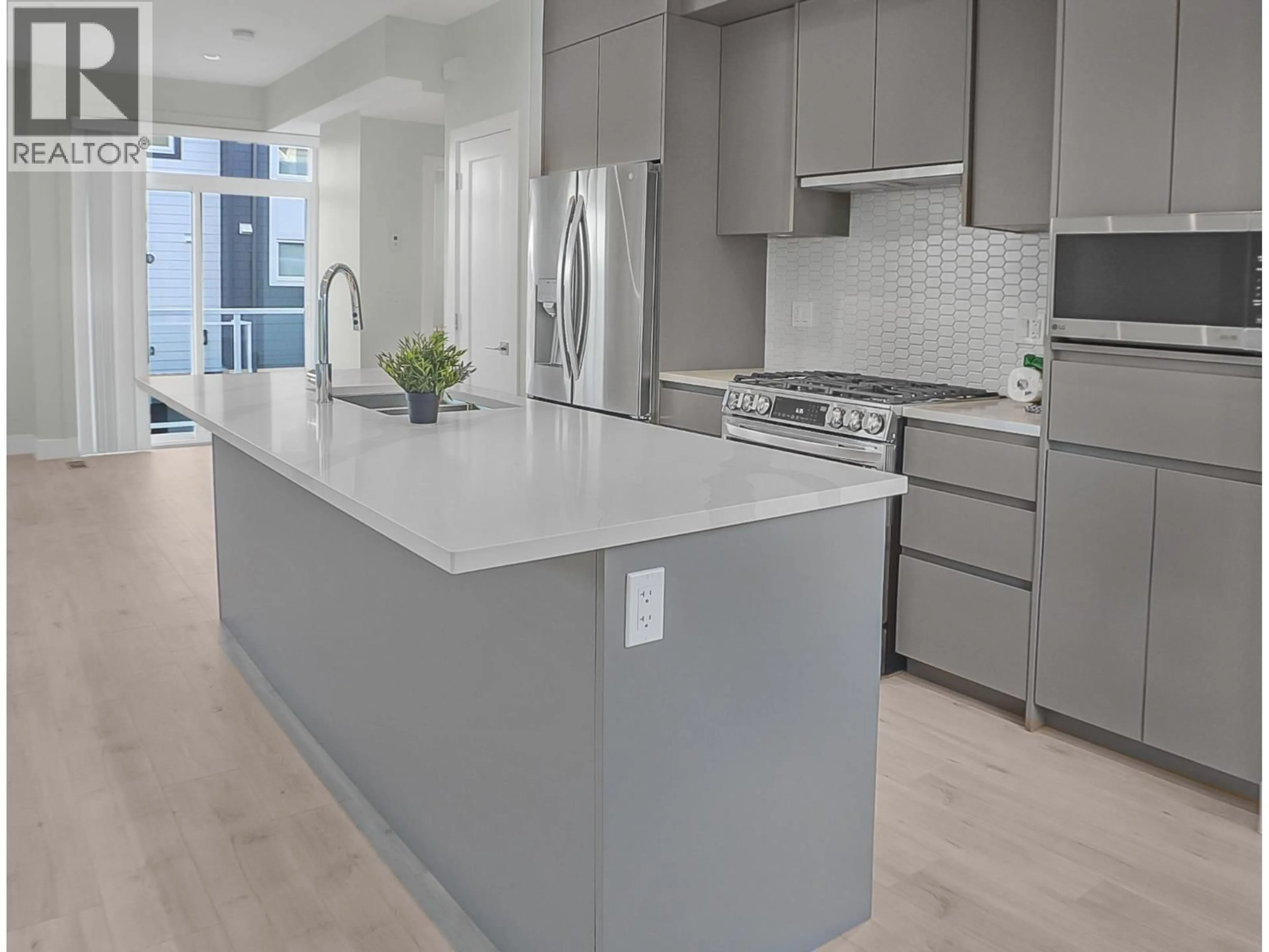 Contemporary kitchen, unknown for 20 - 23785 DEWDNEY TRUNK ROAD, Maple Ridge British Columbia V4R0H8