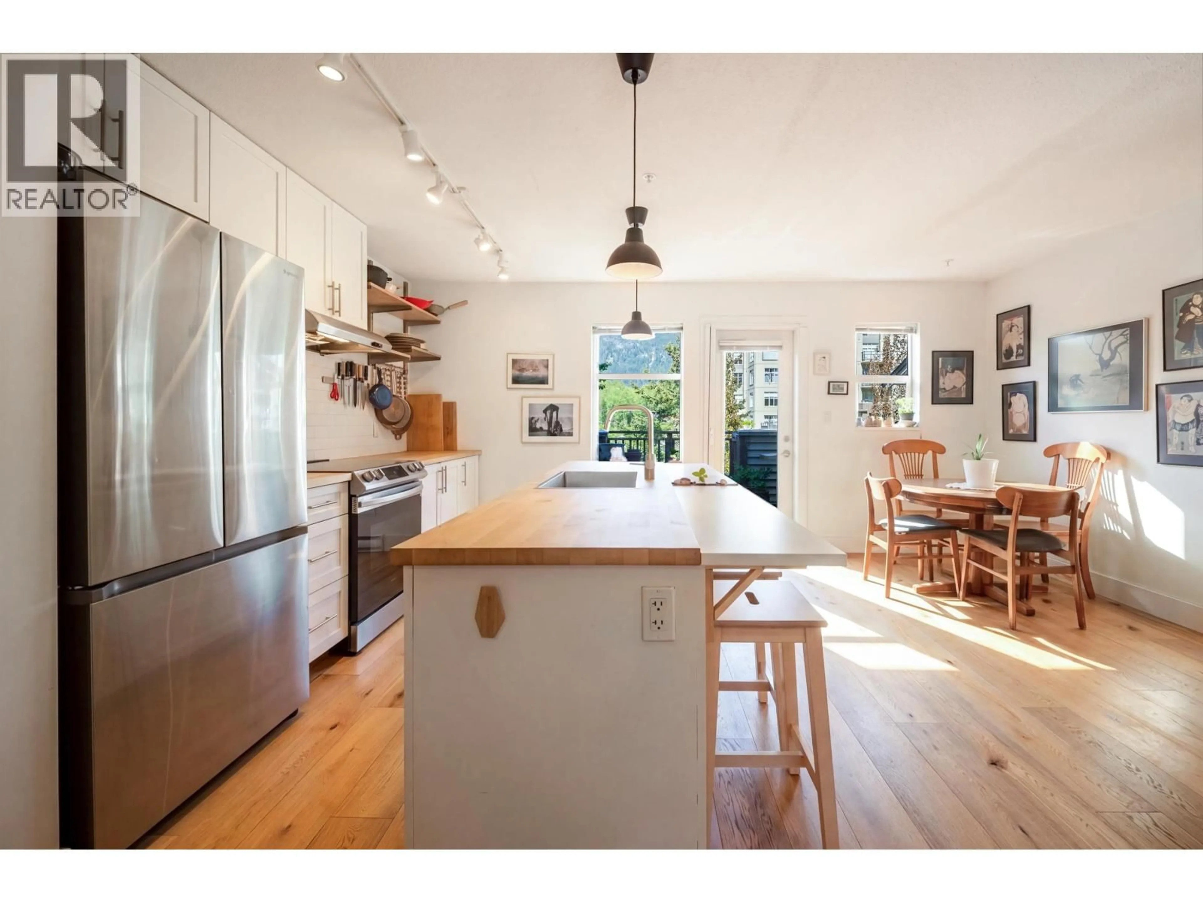 Open concept kitchen, unknown for 38228 EAGLEWIND BOULEVARD, Squamish British Columbia V8B0T2