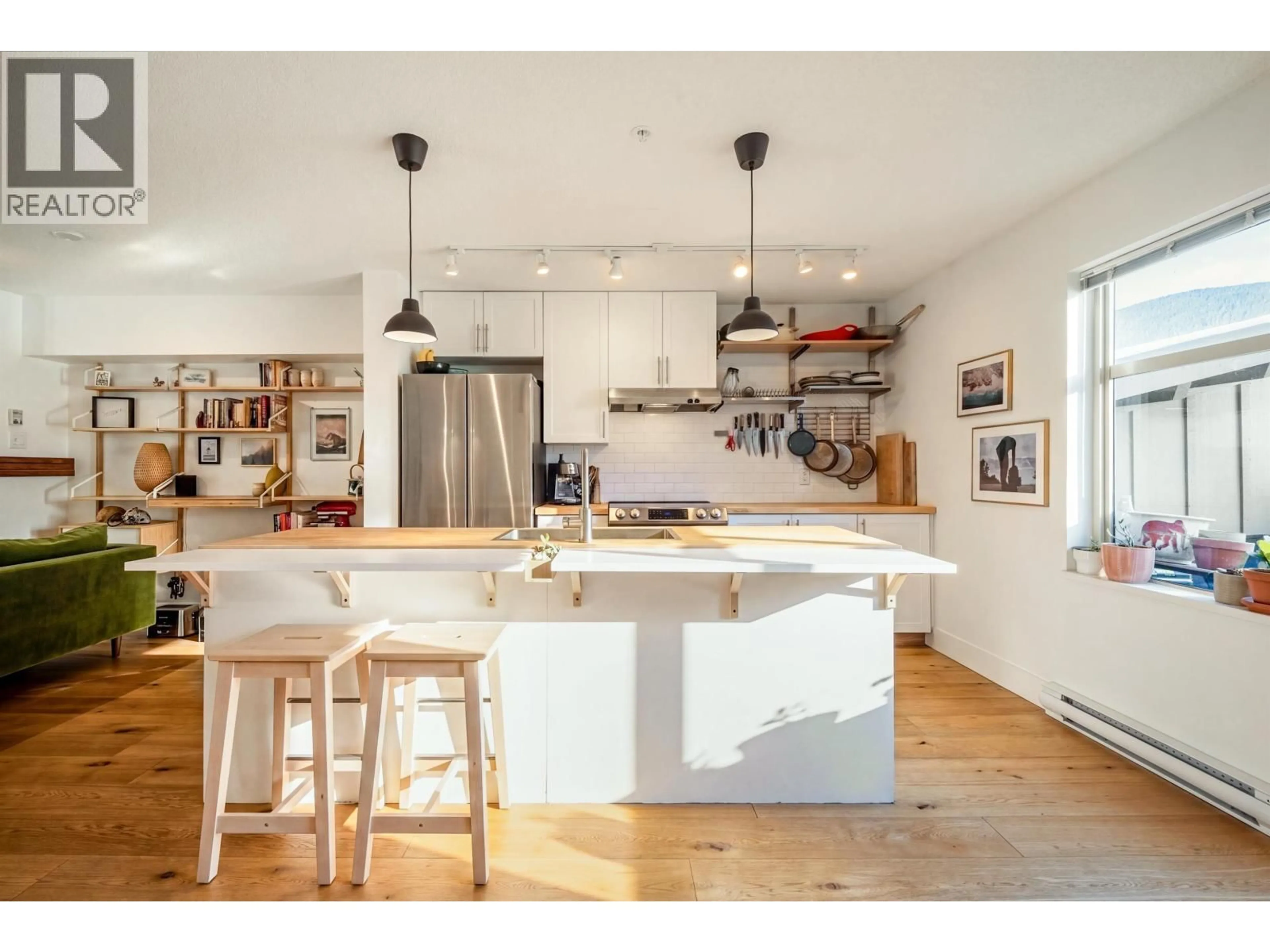 Open concept kitchen, unknown for 38228 EAGLEWIND BOULEVARD, Squamish British Columbia V8B0T2