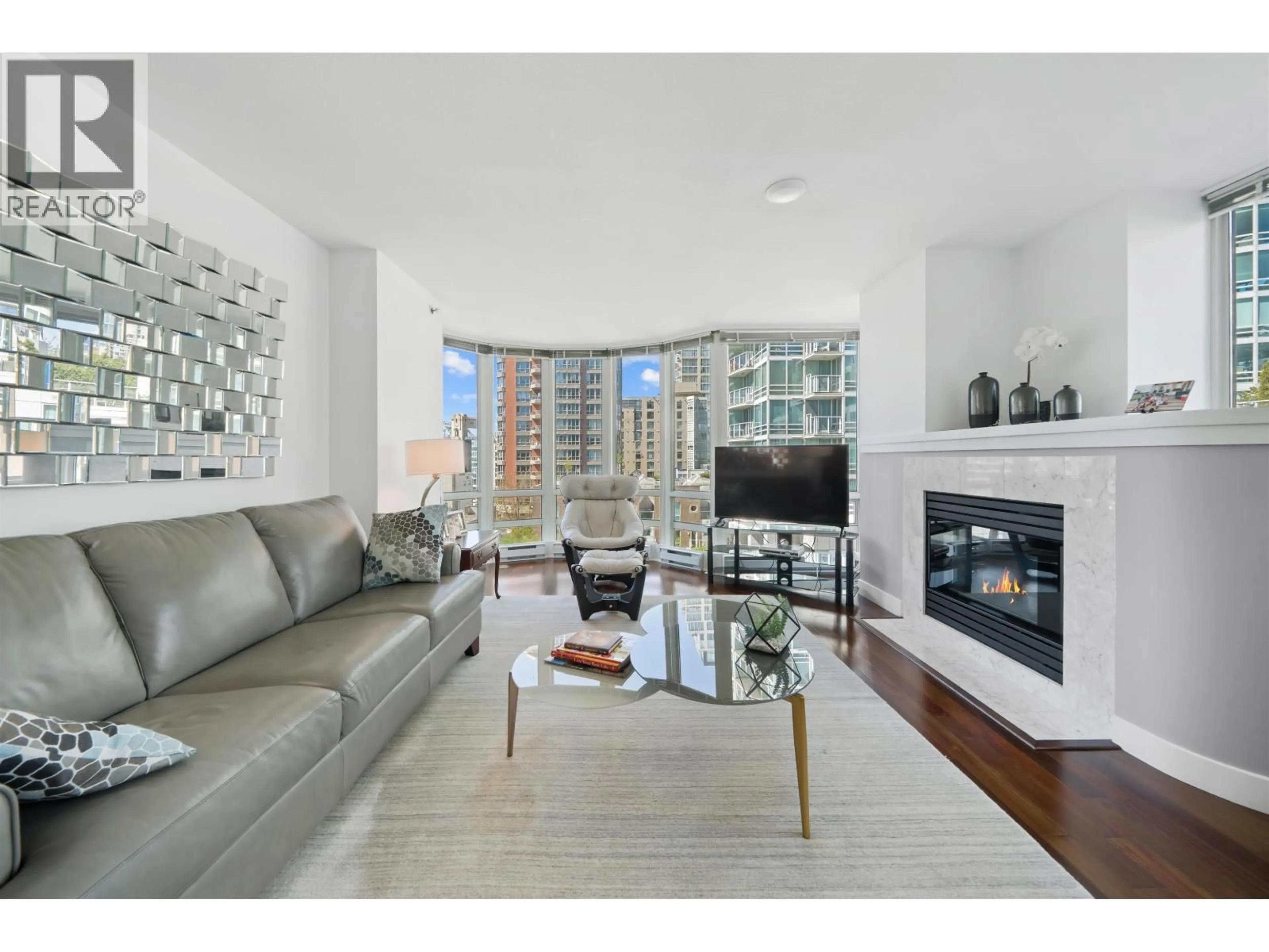 Living room with furniture, unknown for 604 - 1501 HOWE STREET, Vancouver British Columbia V6Z2P8