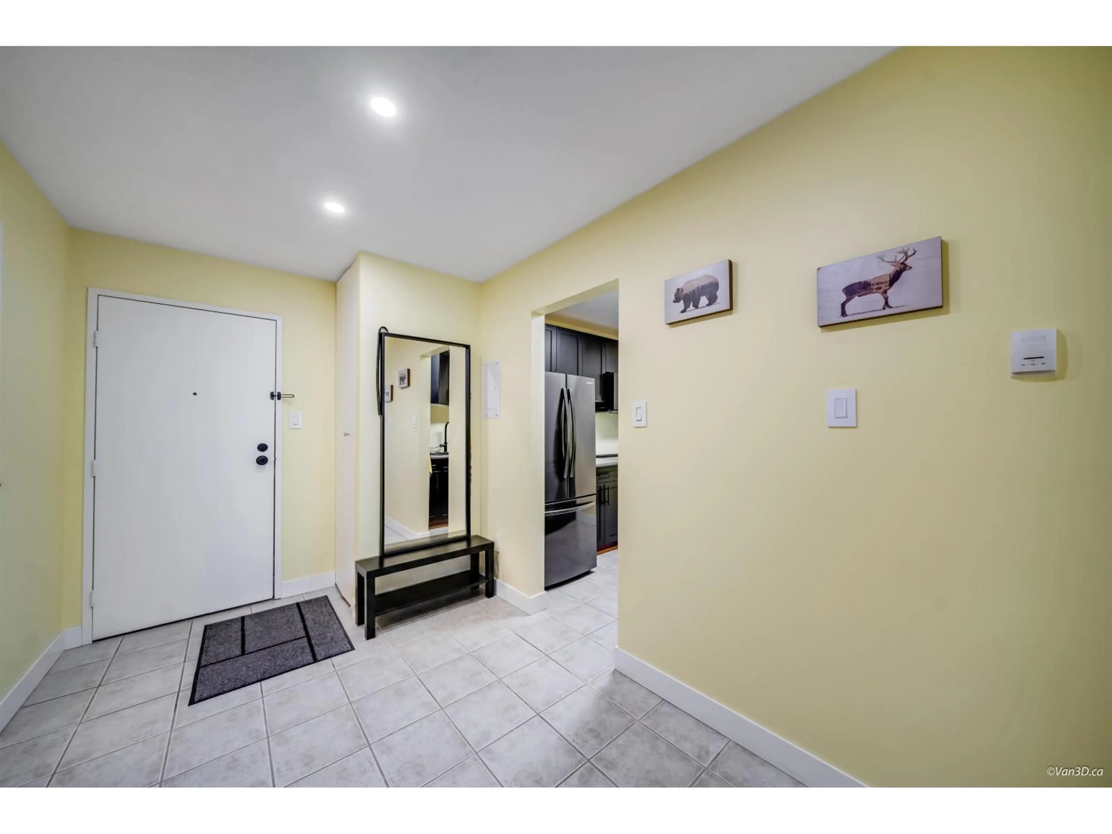 Indoor foyer for 277C - 8635 120 STREET, Delta British Columbia V4C6R5