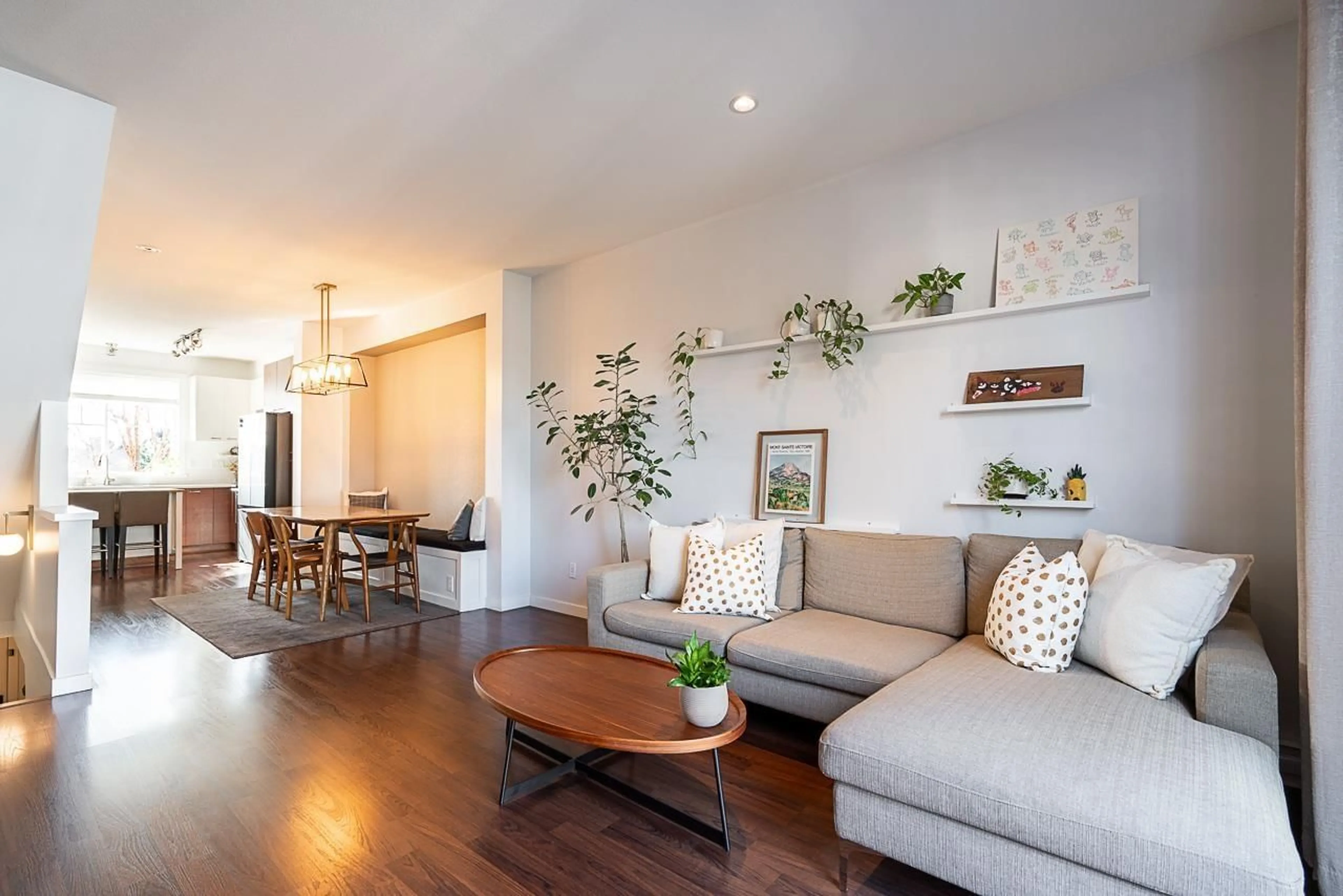 Living room with furniture, wood/laminate floor for 6 - 7348 192A STREET, Surrey British Columbia V4N6J2