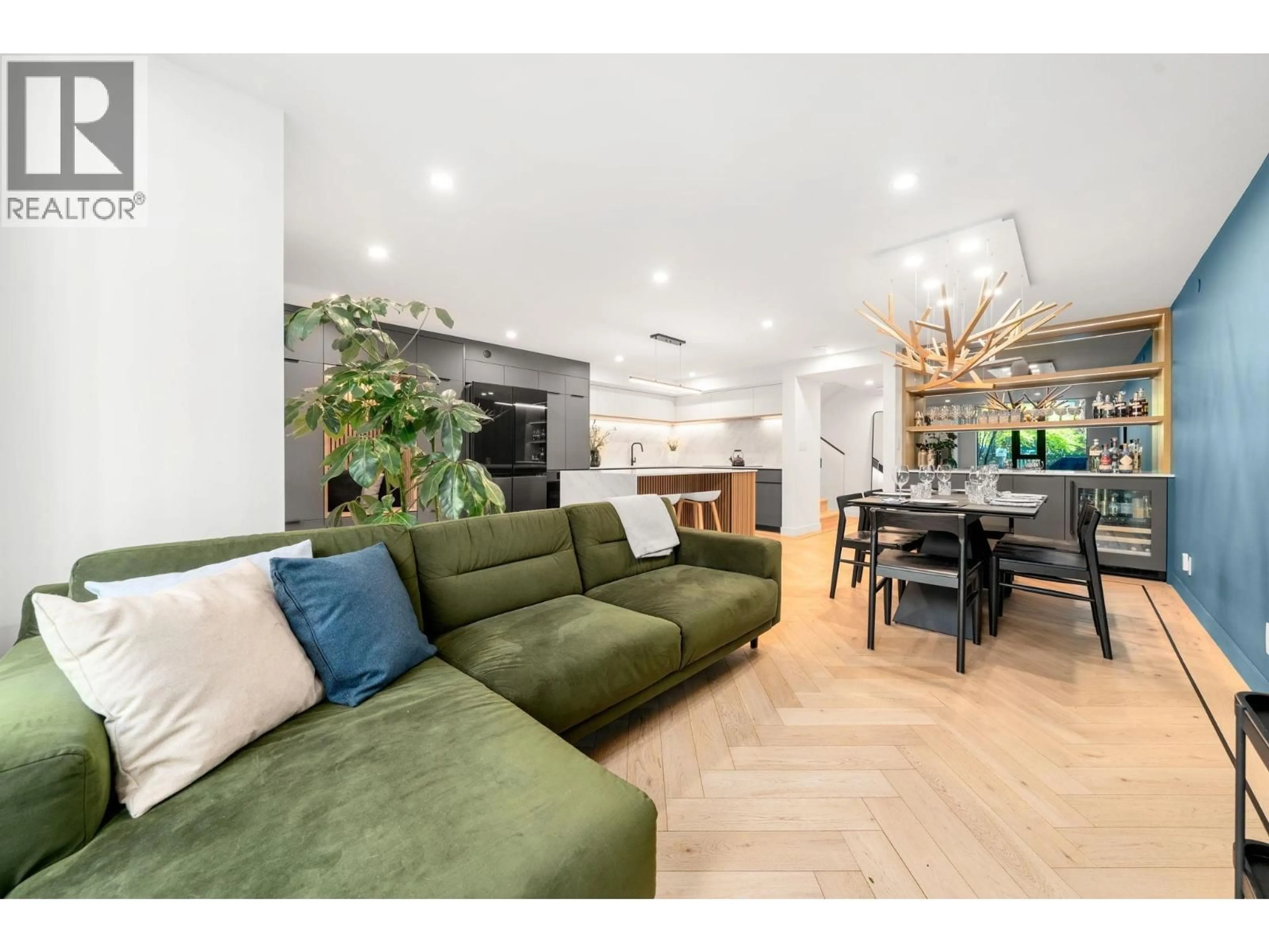 Open concept kitchen, unknown for 918 HOMER STREET, Vancouver British Columbia V6B1T7