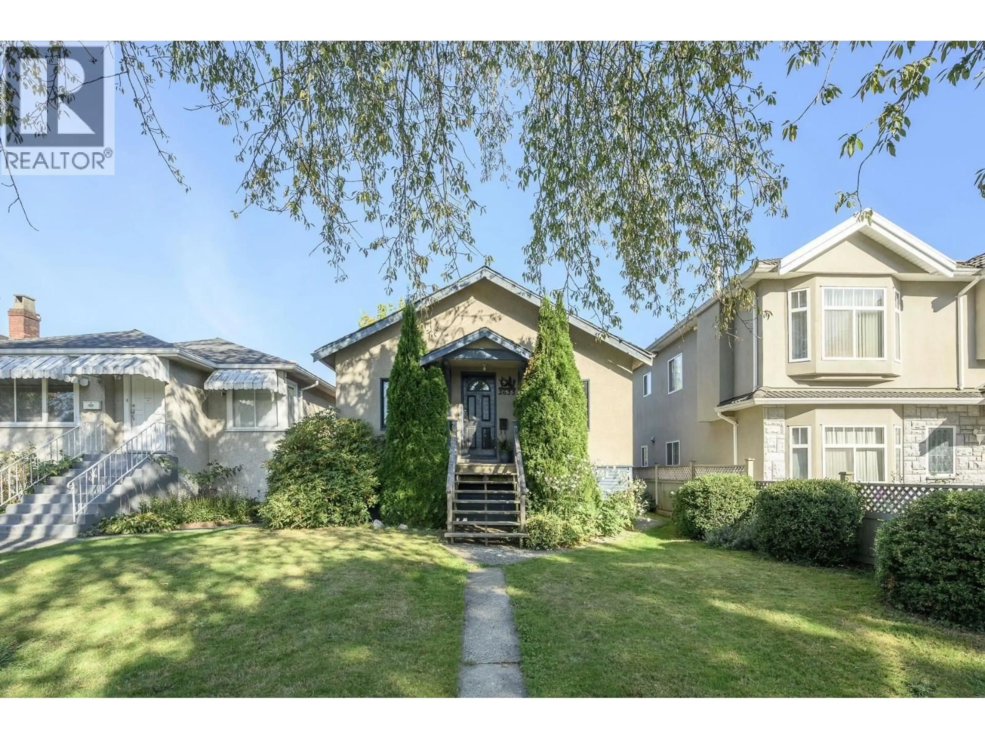 Unknown for 2633 VENABLES STREET, Vancouver British Columbia V5K2R4