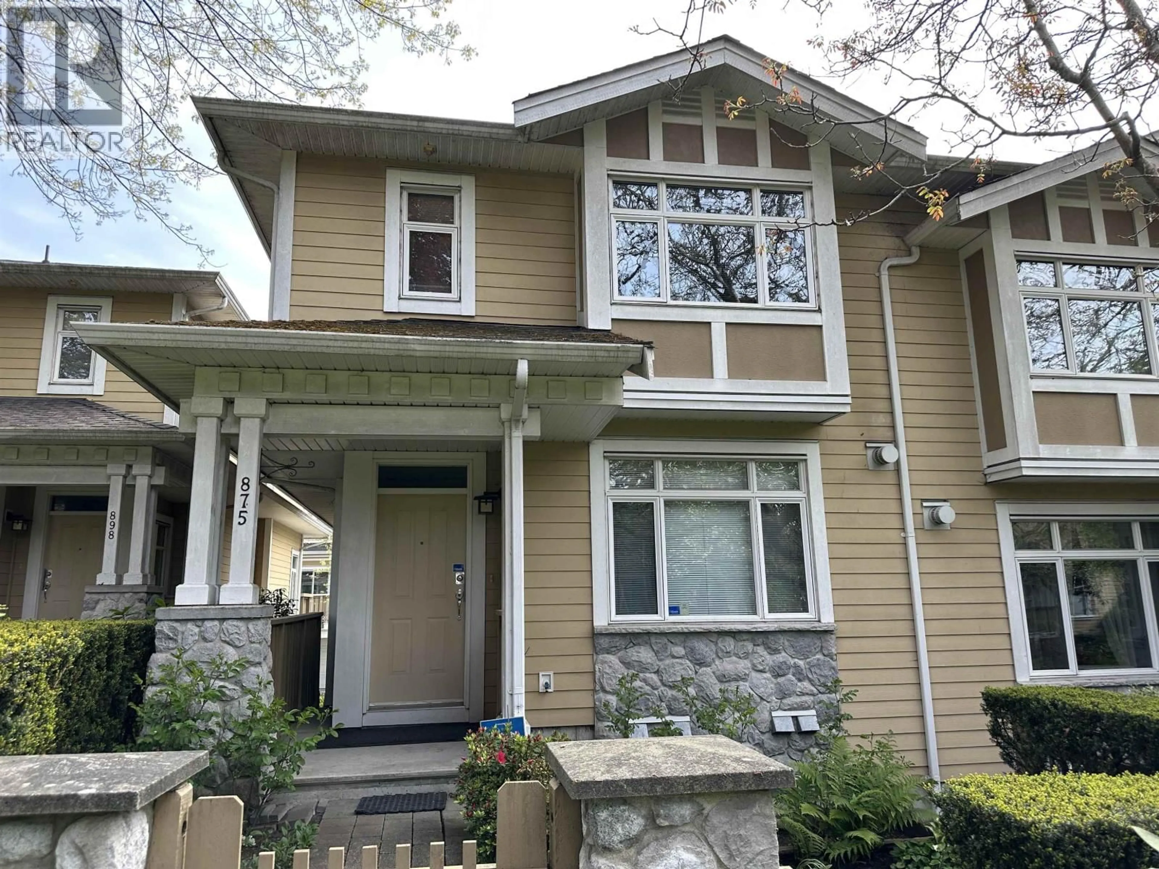 Home with vinyl exterior material, street for 875 59TH AVENUE, Vancouver British Columbia V6P1X8