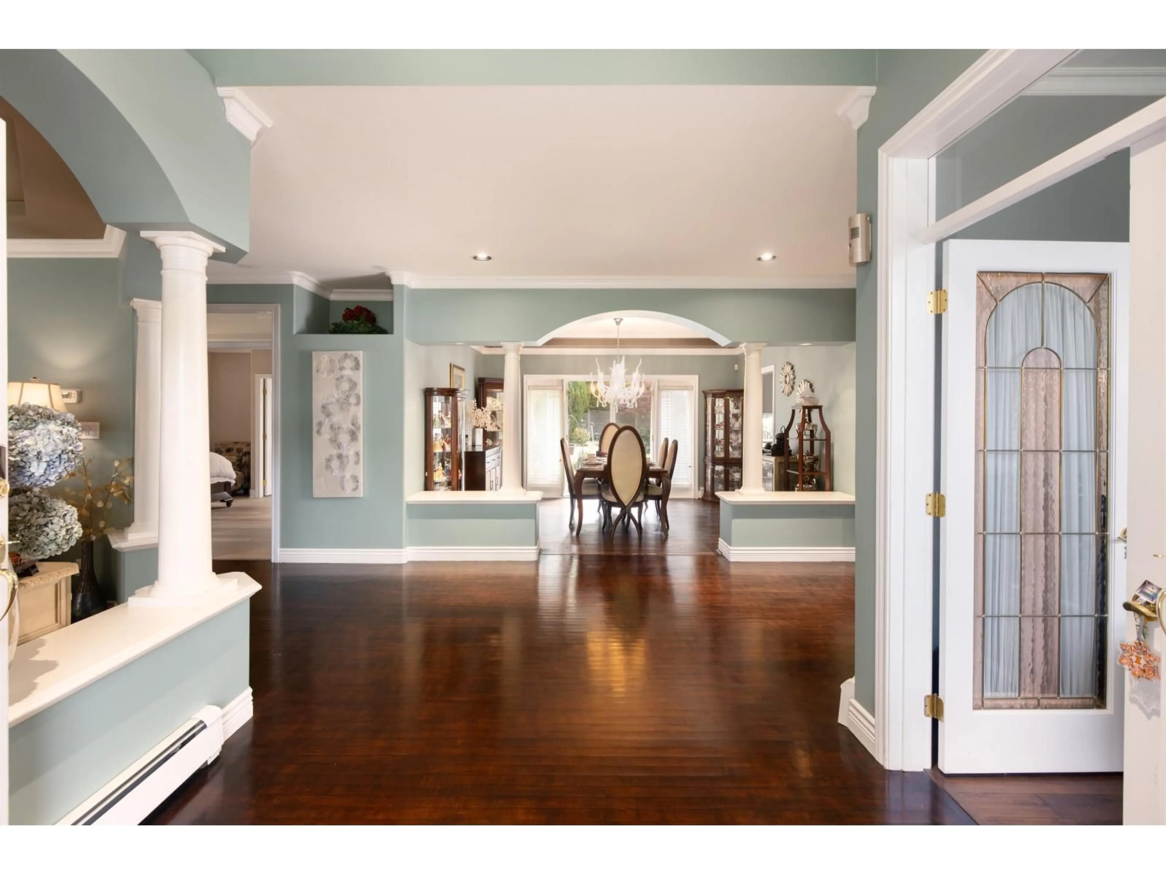 Indoor entryway for 2488 138 STREET, Surrey British Columbia V4P2M1