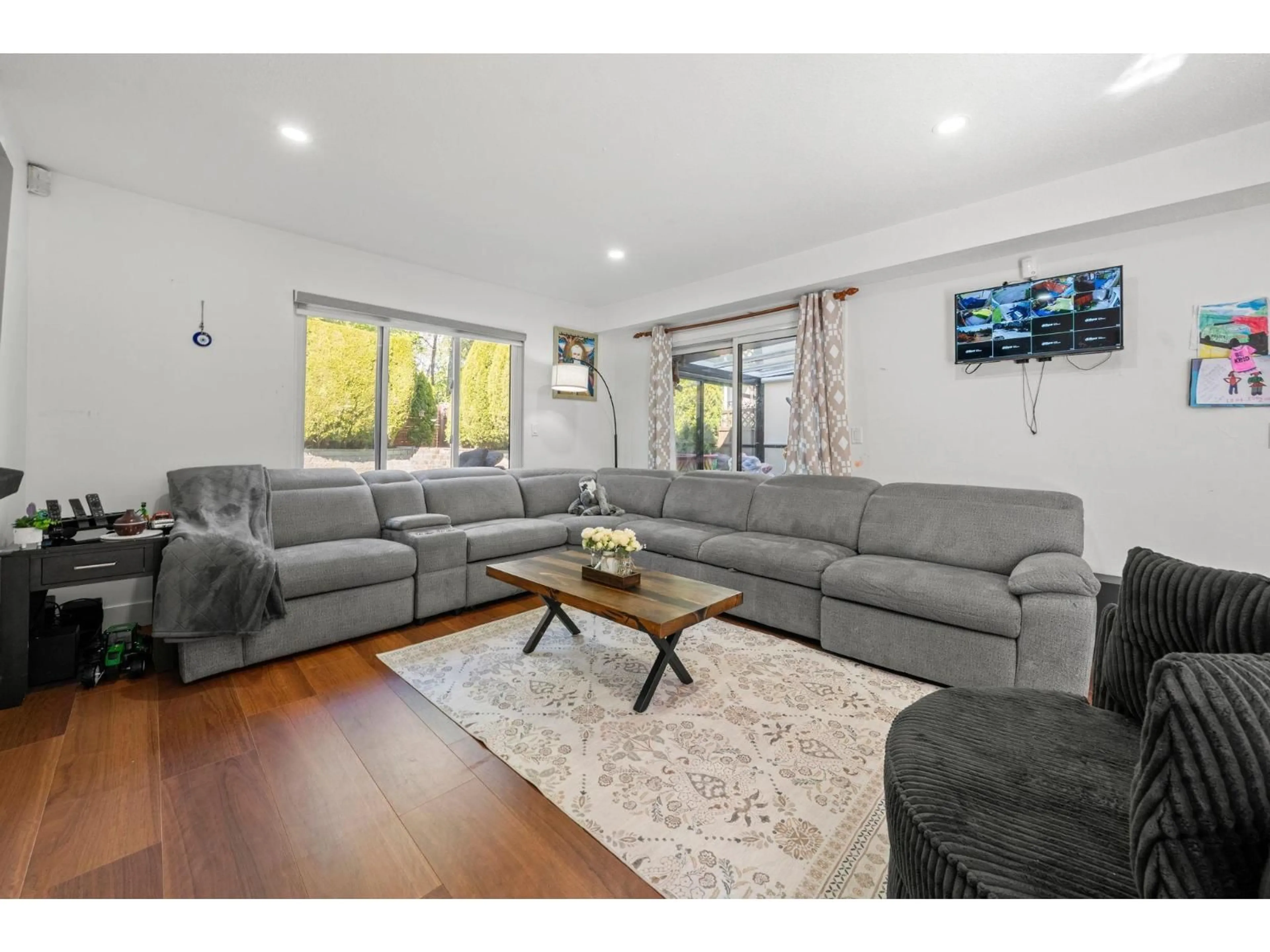 Living room with furniture, unknown for 12501 76A AVENUE, Surrey British Columbia V3W7W5