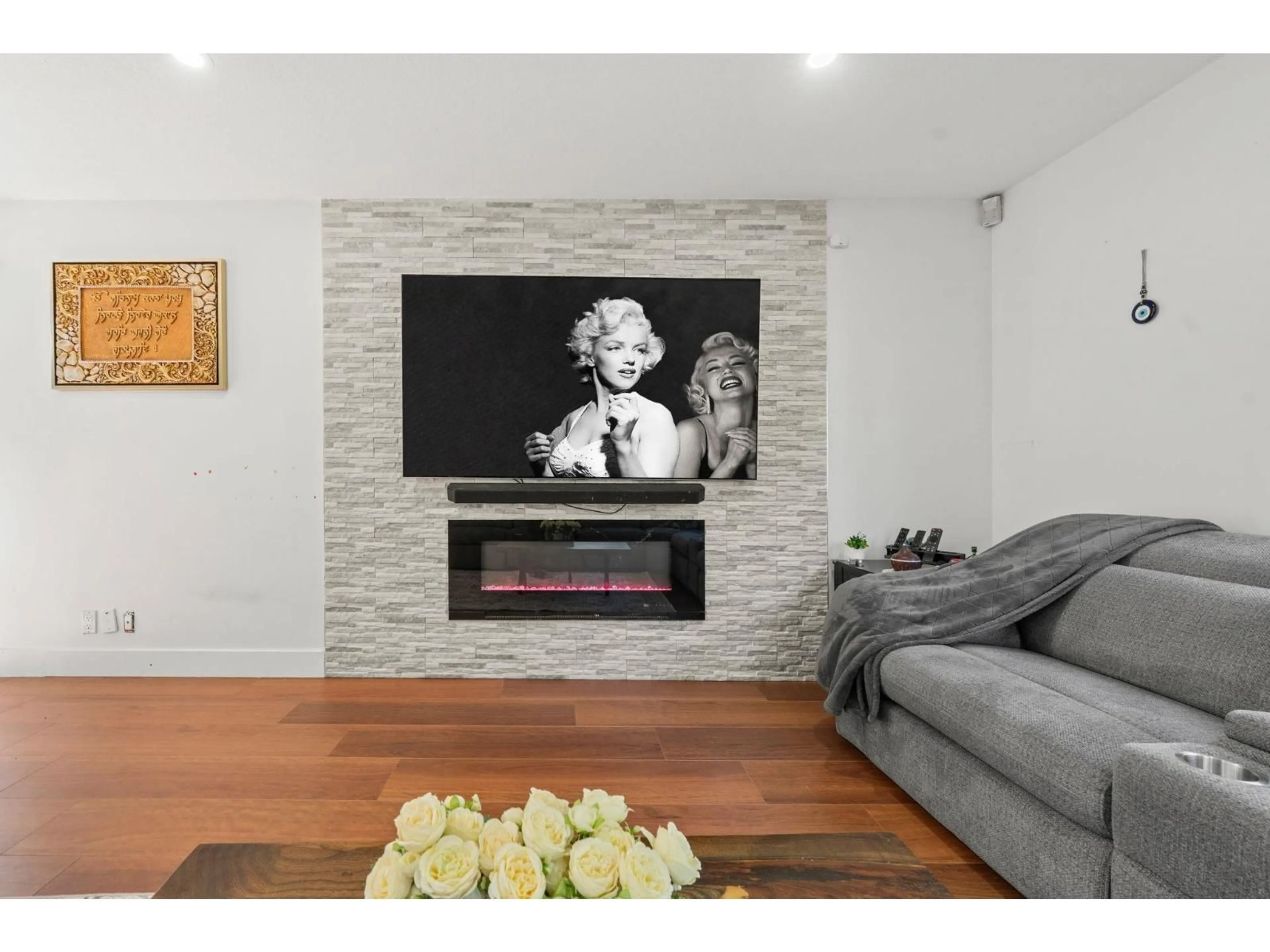 Home theater for 12501 76A AVENUE, Surrey British Columbia V3W7W5