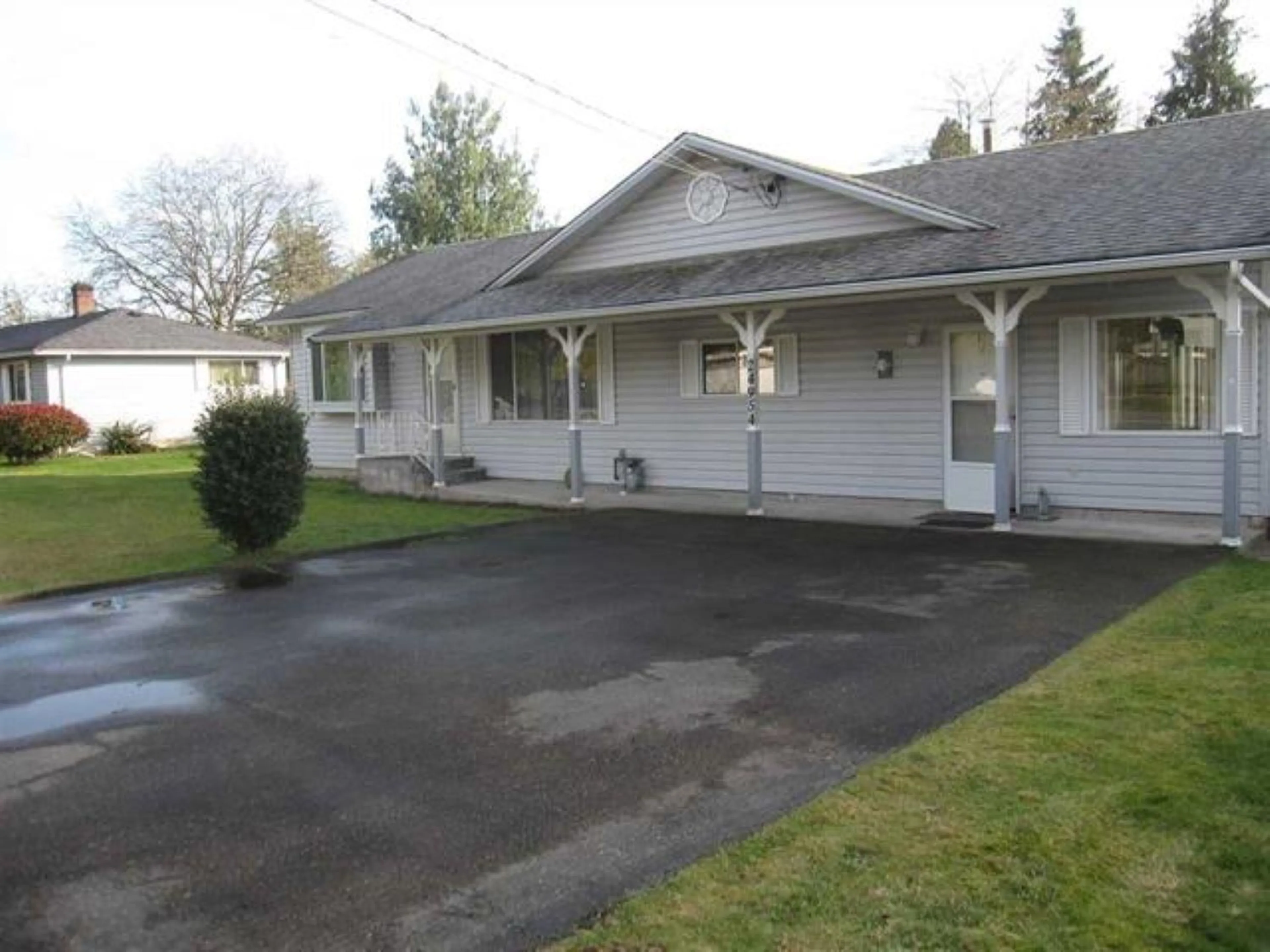 A pic from outside/outdoor area/front of a property/back of a property/a pic from drone, street for 24954 56 AVENUE, Langley British Columbia V4W1B1