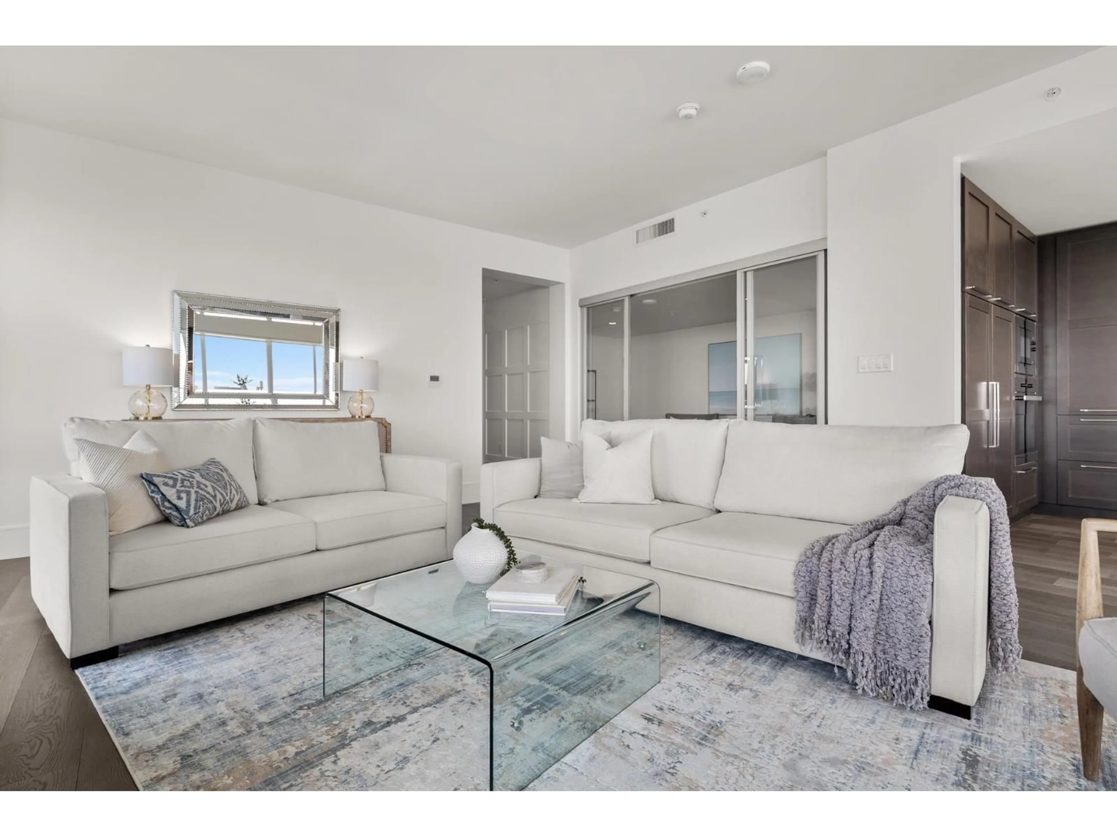 Living room with furniture, unknown for 1701 - 1500 MARTIN STREET, White Rock British Columbia V3Z2L5