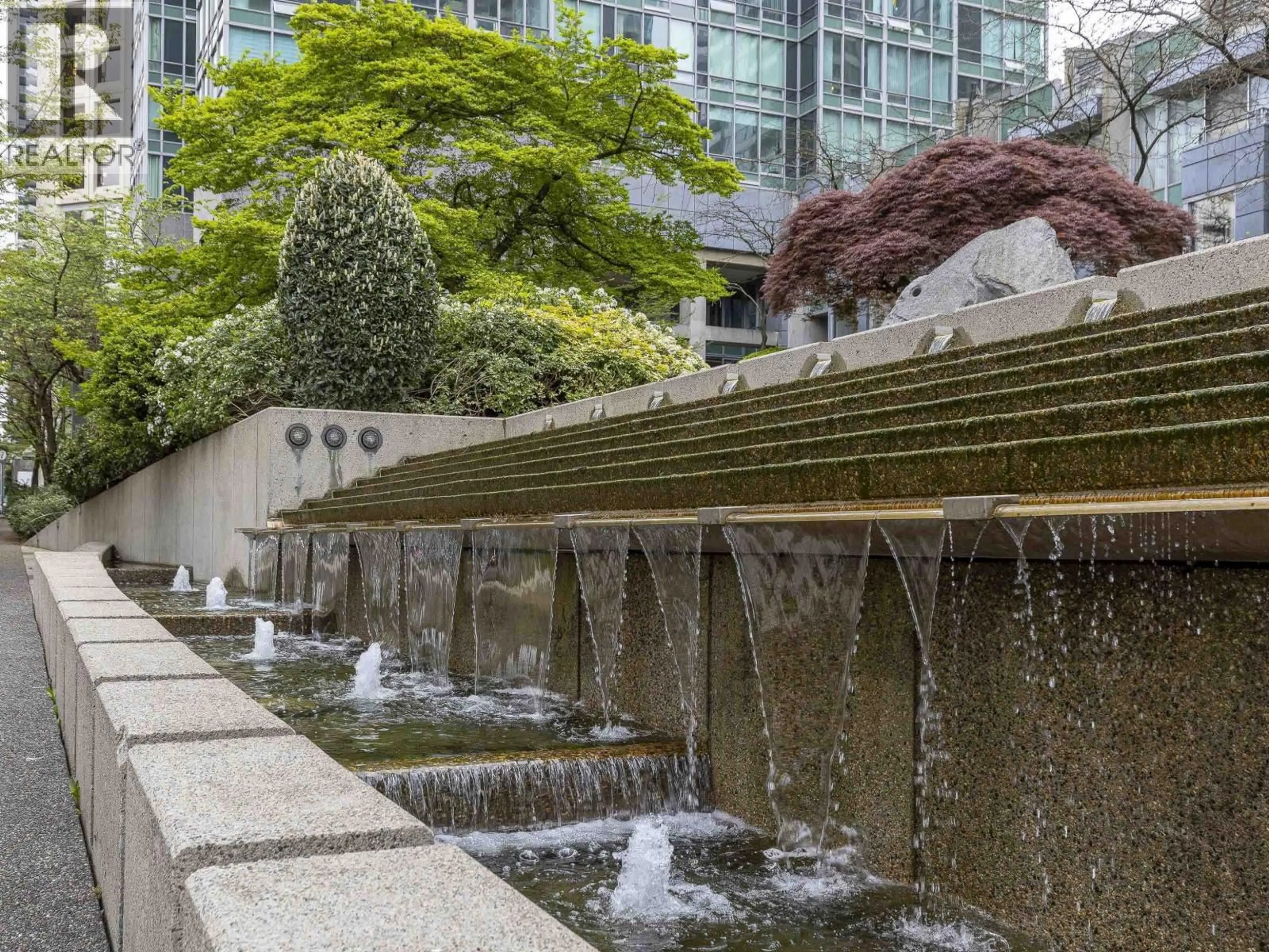 Patio, street for 501 - 1200 GEORGIA STREET, Vancouver British Columbia V6E4R2