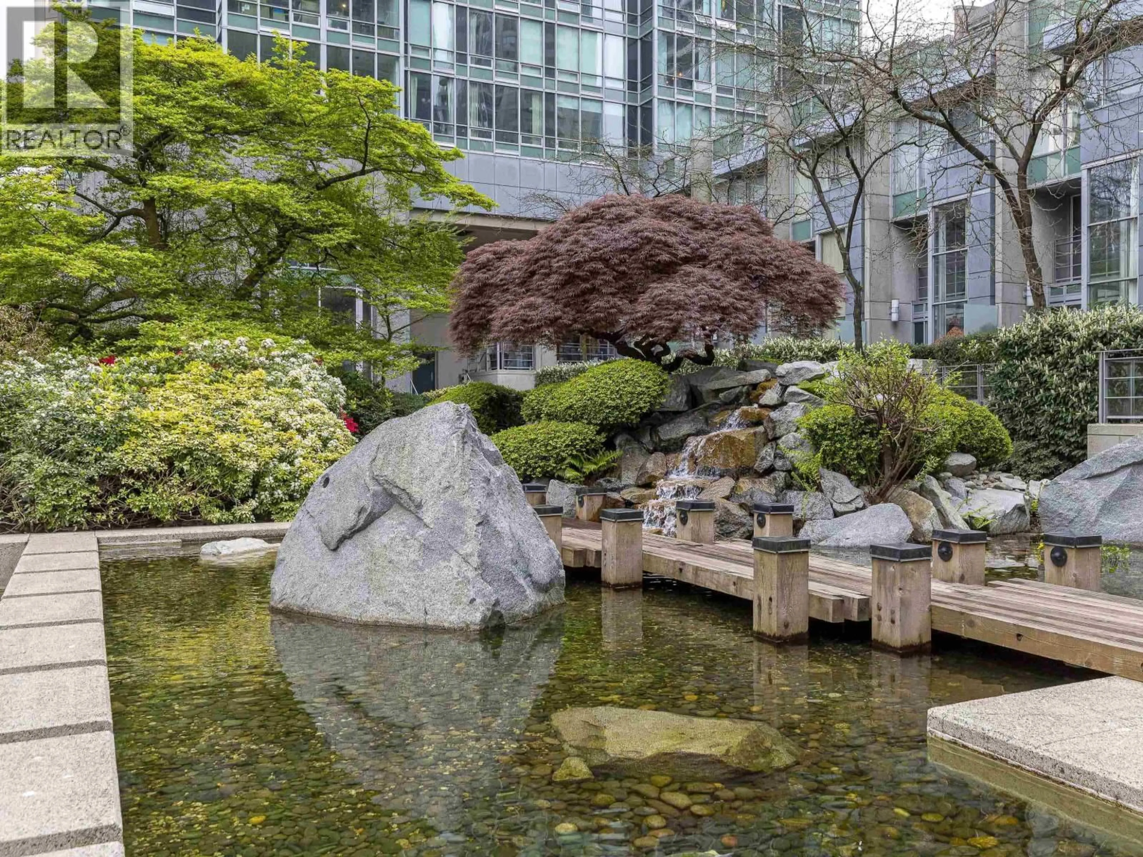 Patio, water/lake/river/ocean view for 501 - 1200 GEORGIA STREET, Vancouver British Columbia V6E4R2