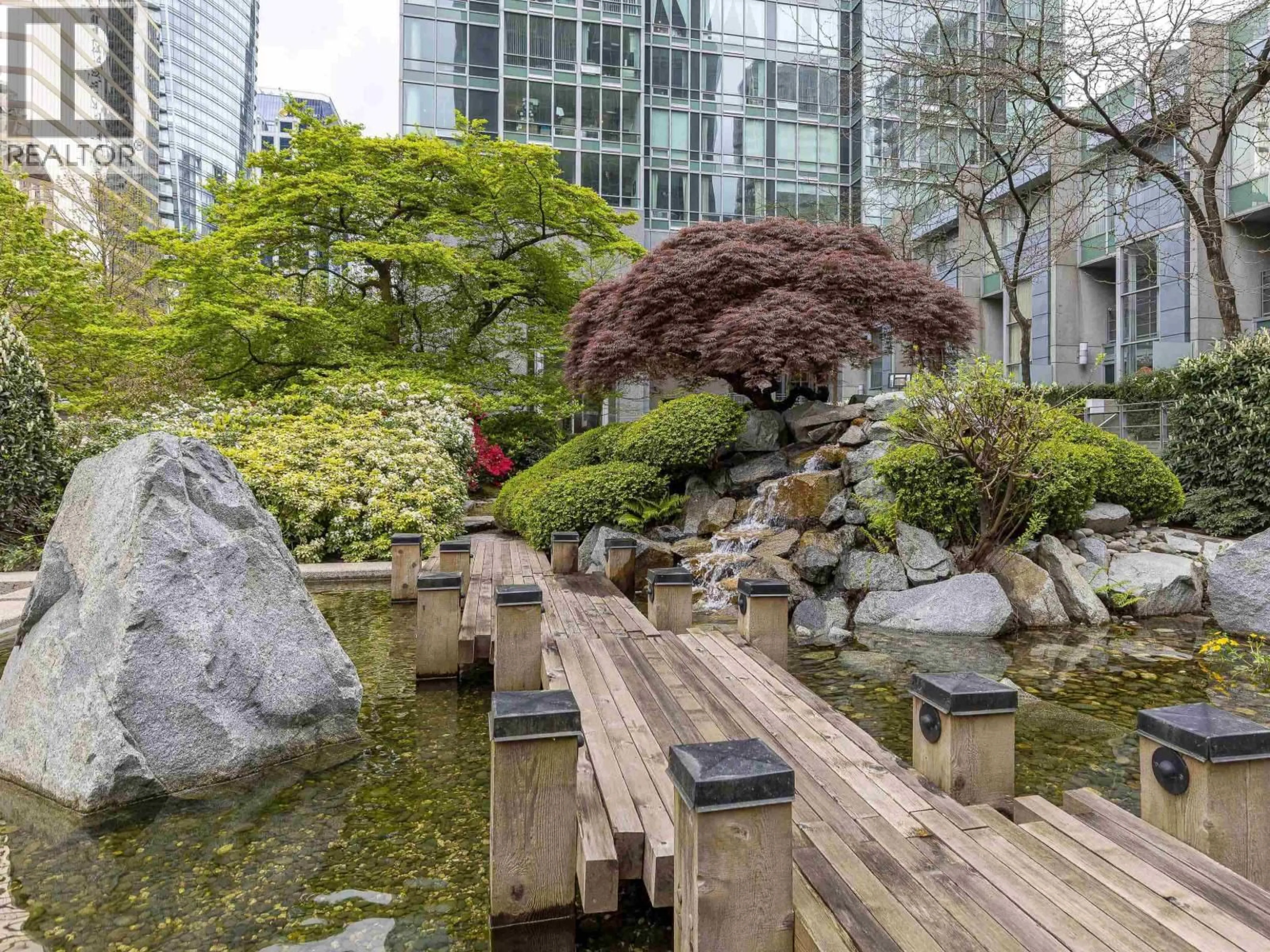 Patio, water/lake/river/ocean view for 501 - 1200 GEORGIA STREET, Vancouver British Columbia V6E4R2