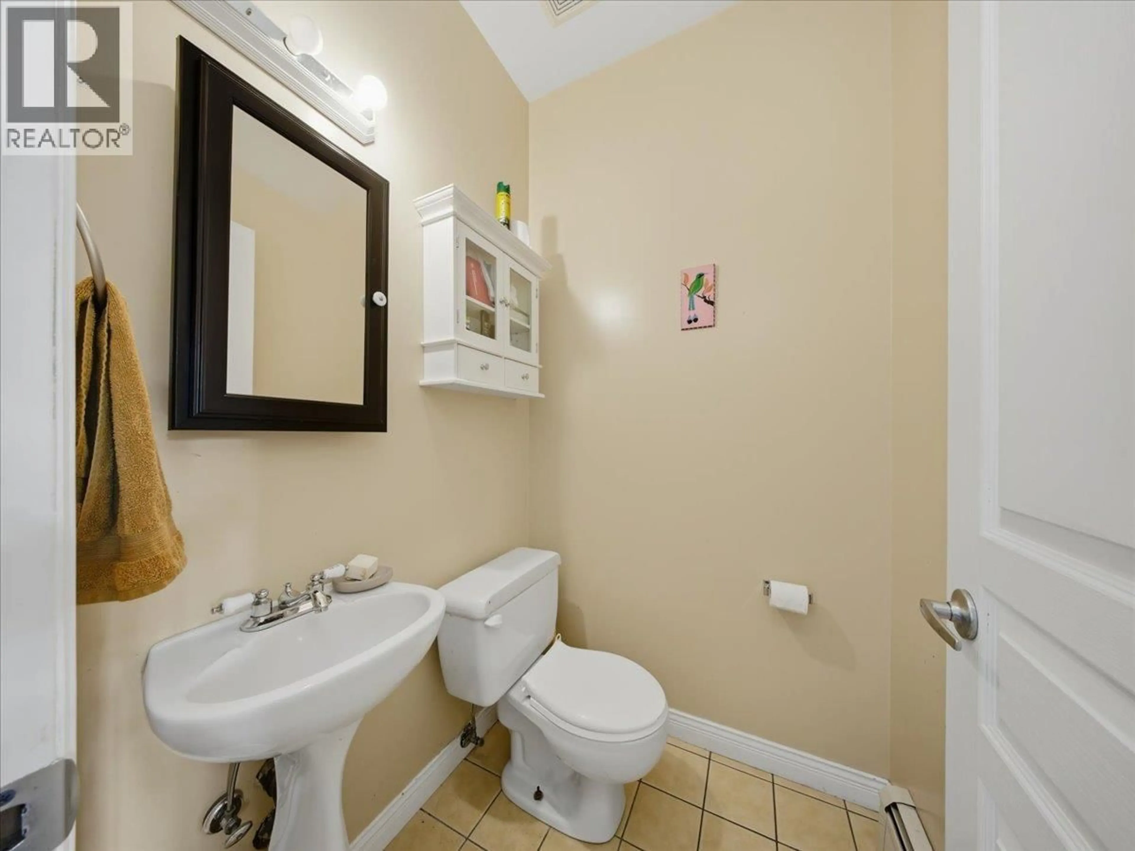 Standard bathroom, unknown for 1320 VICTORIA DRIVE, Vancouver British Columbia V5L4G8