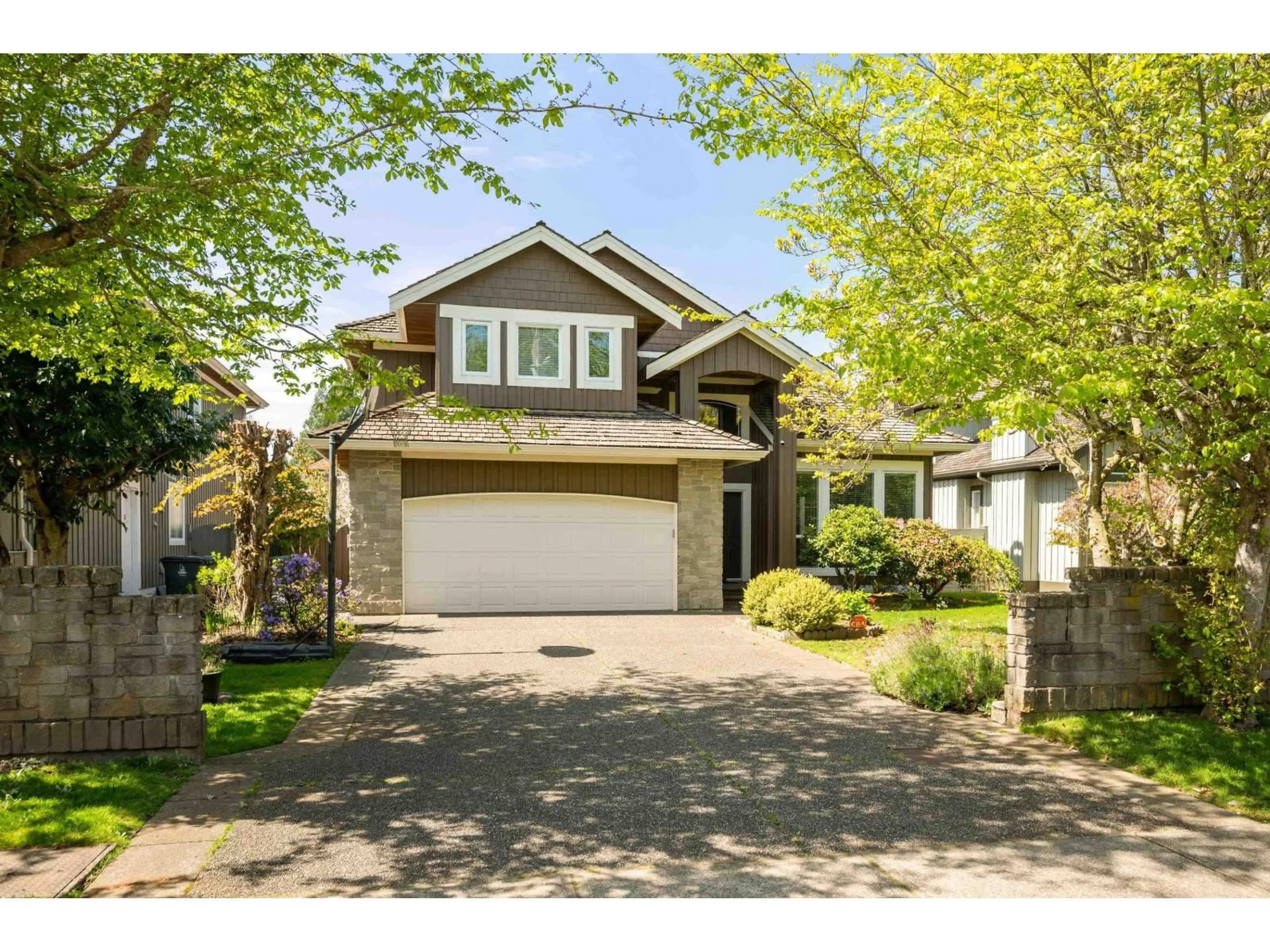 Home with vinyl exterior material, street for 1771 144 STREET, Surrey British Columbia V4A9W2