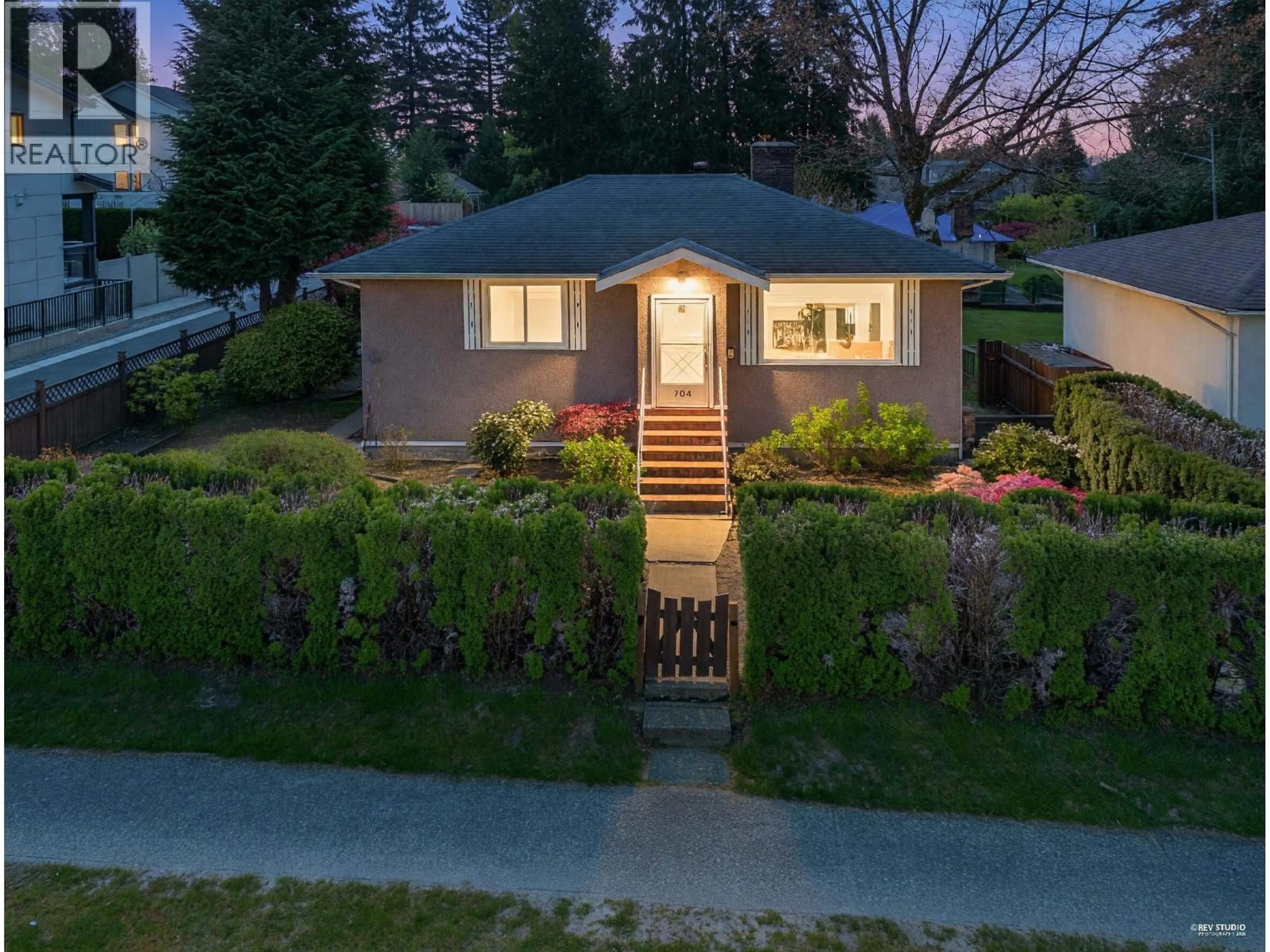 Unknown for 704 SMITH AVENUE, Coquitlam British Columbia V3J2W7