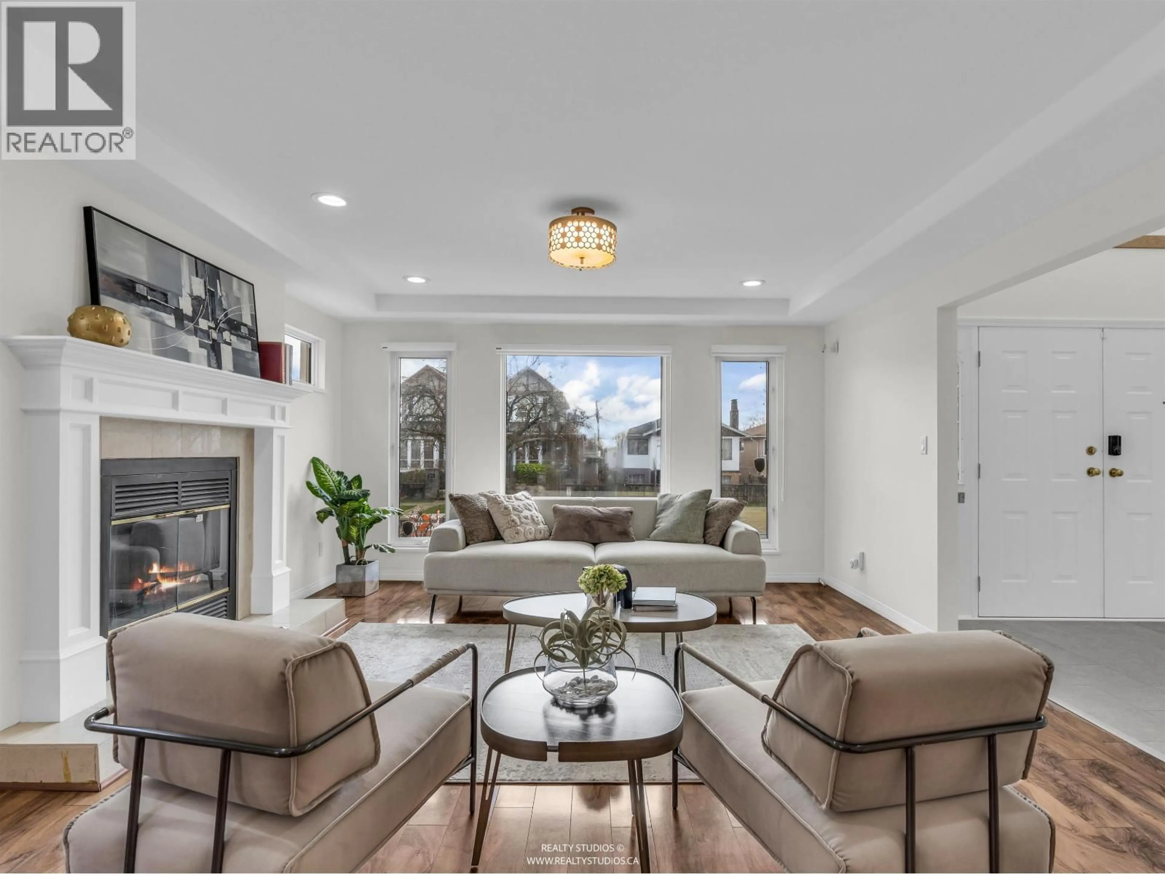 Living room with furniture, unknown for 47 50TH AVENUE, Vancouver British Columbia V5X1A1