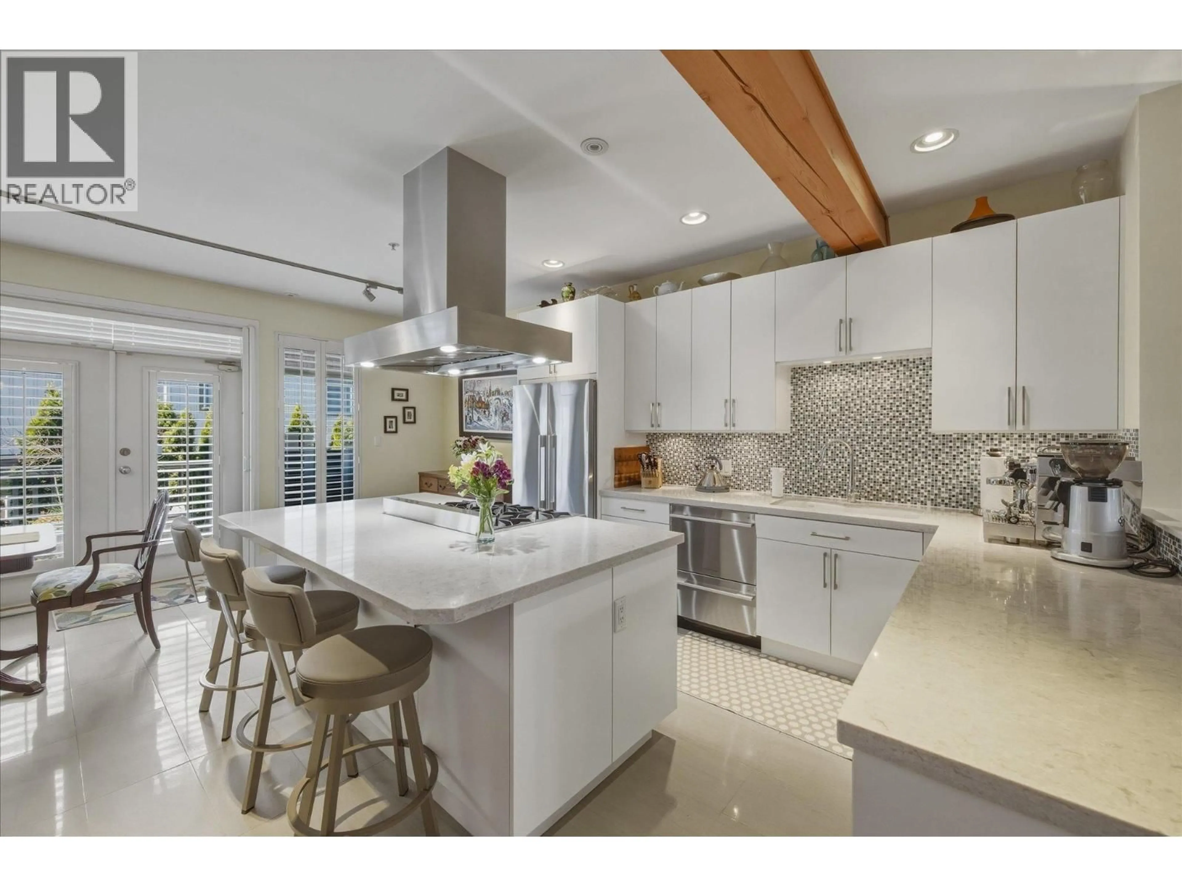 Contemporary kitchen, ceramic/tile floor for 24 - 39758 GOVERNMENT ROAD, Squamish British Columbia V8B0G3