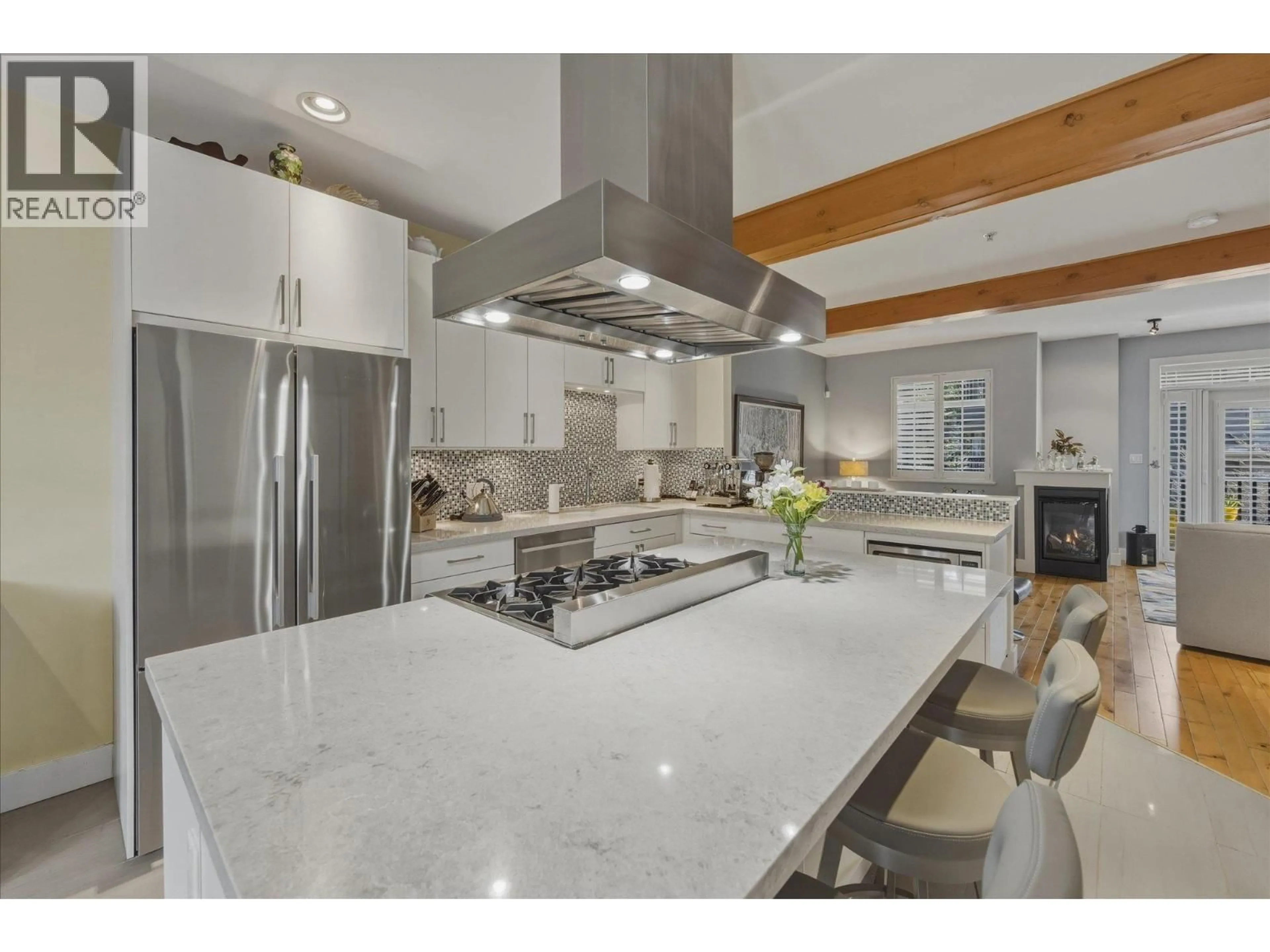 Contemporary kitchen, ceramic/tile floor for 24 - 39758 GOVERNMENT ROAD, Squamish British Columbia V8B0G3