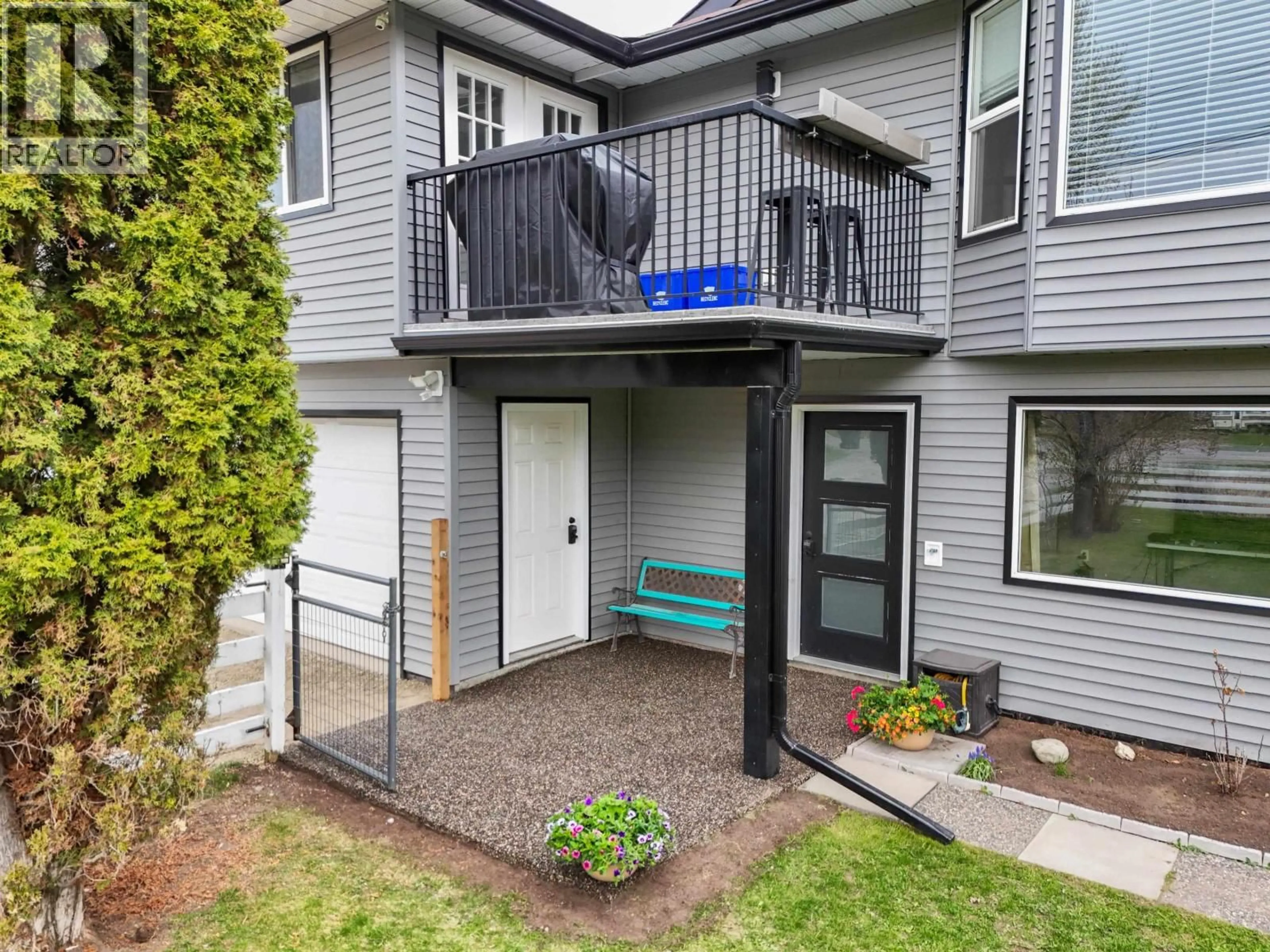 Patio, street for 1986 BALSAM AVENUE, Red Bluff / Dragon Lake British Columbia V2J3Y9