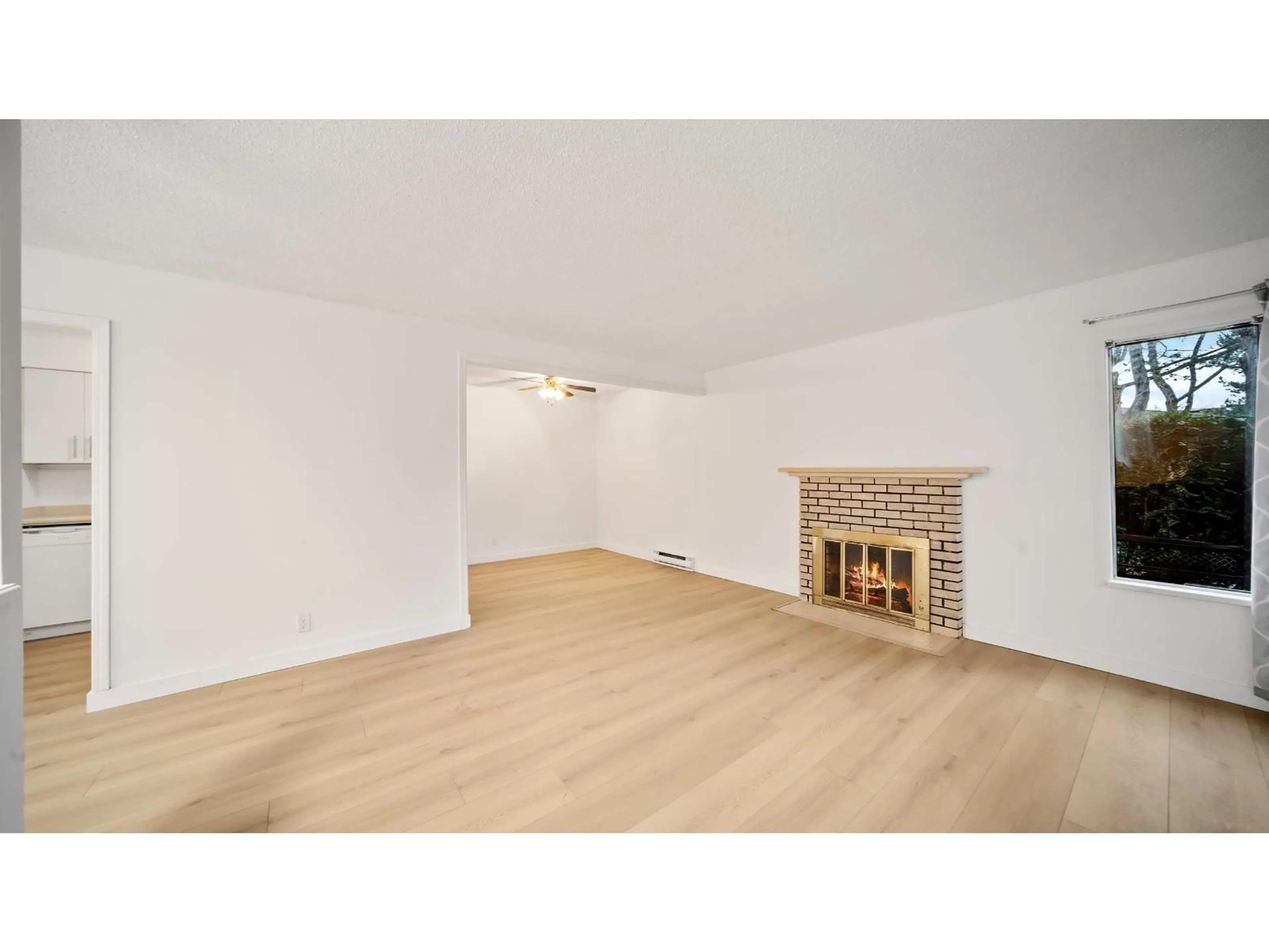 A pic of a room for 916 - 10620 150 STREET, Surrey British Columbia V3R7S1