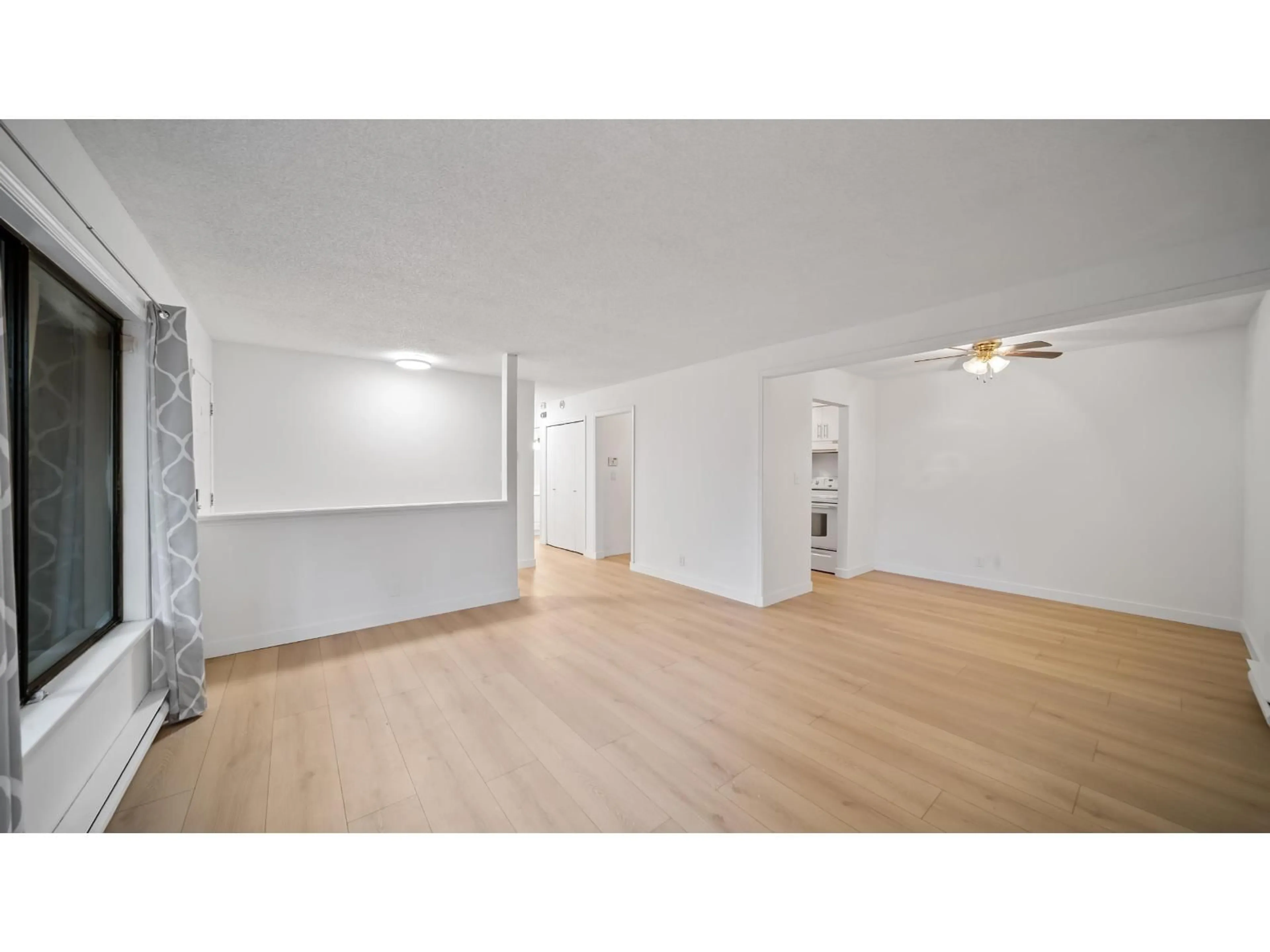 A pic of a room for 916 - 10620 150 STREET, Surrey British Columbia V3R7S1