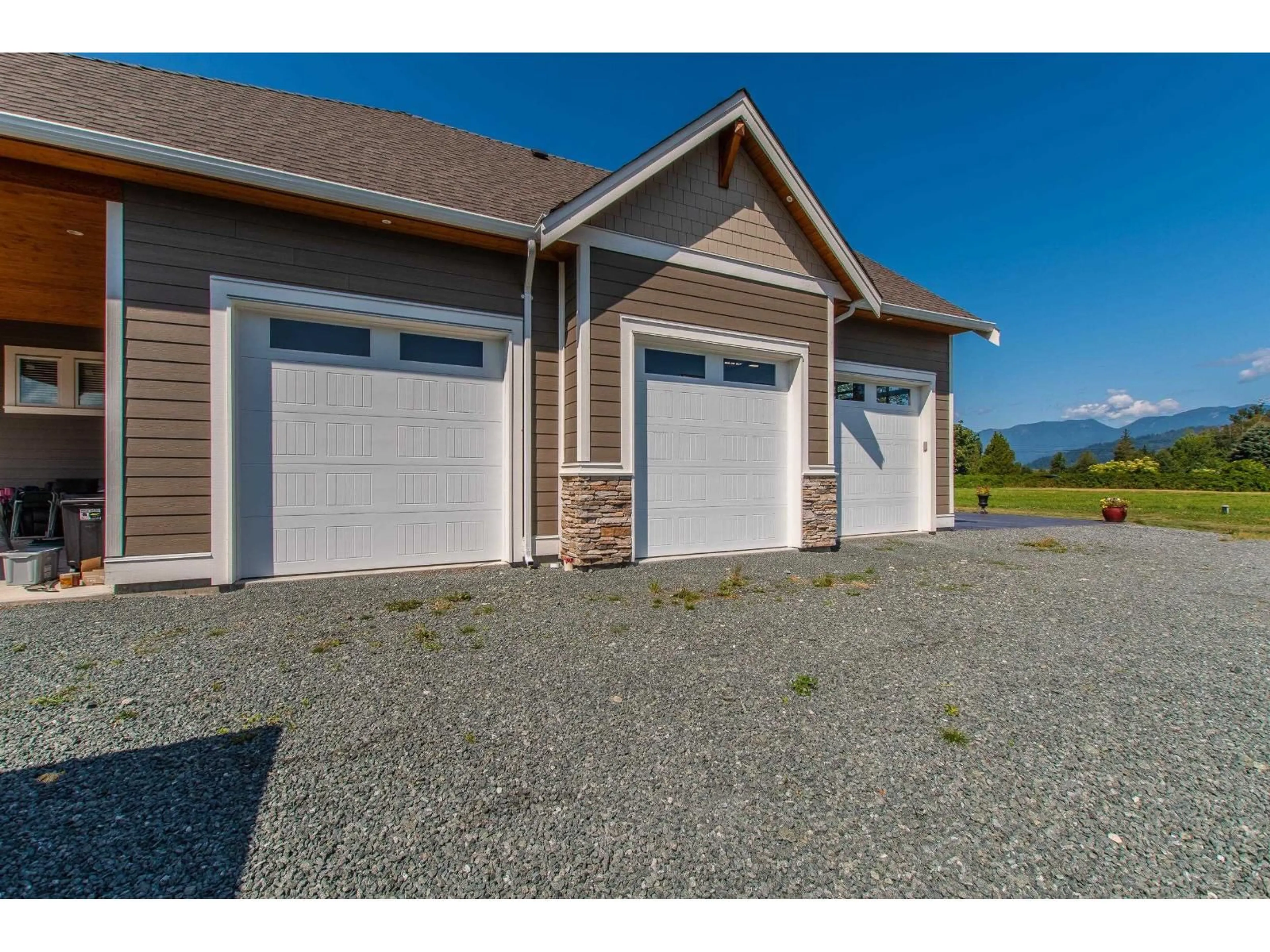 Indoor garage for 43832 KEITH WILSON ROAD, Chilliwack British Columbia V2R4B5