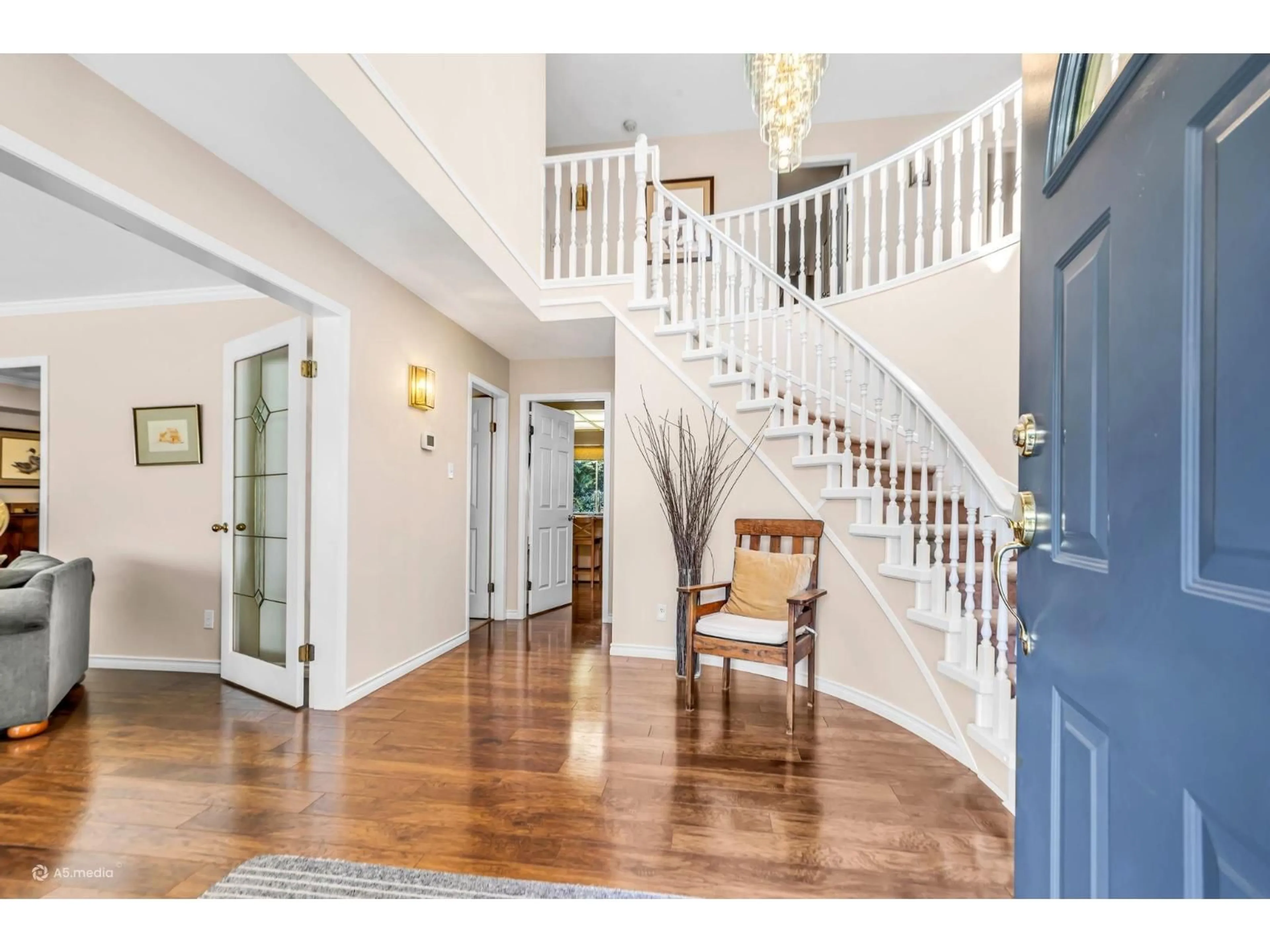 Indoor foyer for 8149 149 STREET, Surrey British Columbia V3S7H4