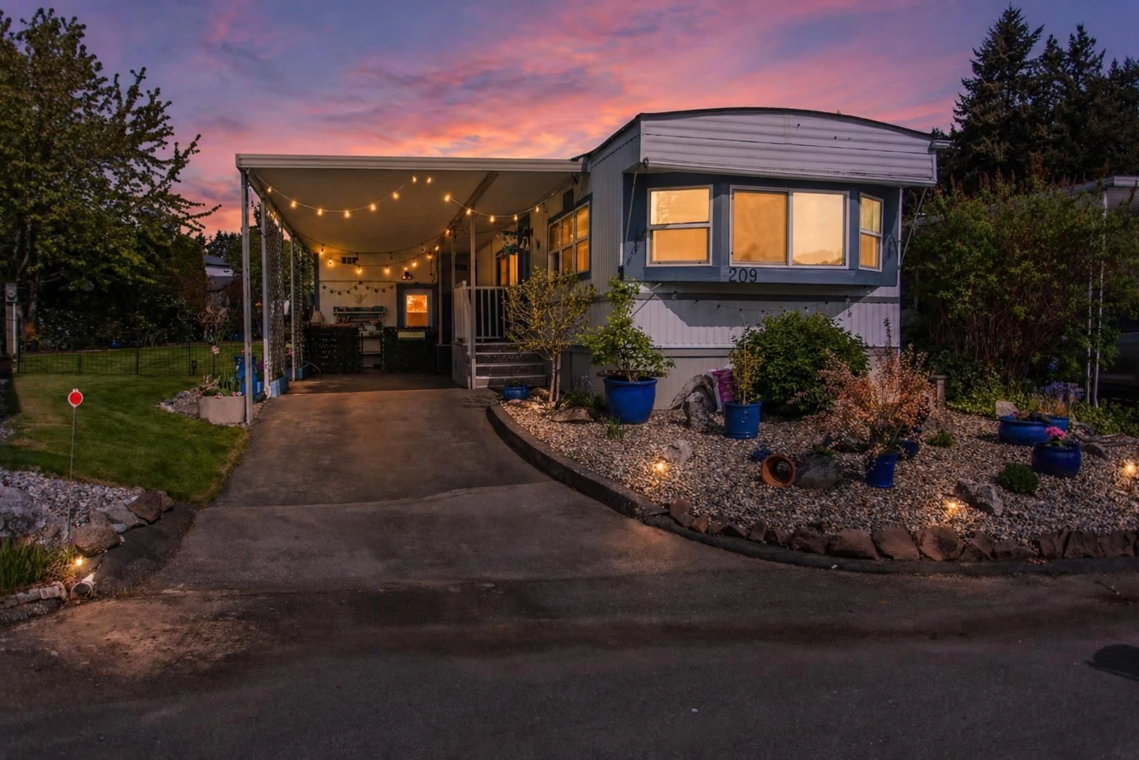 Unknown for 209 - 1840 160 STREET, Surrey British Columbia V4A4X4