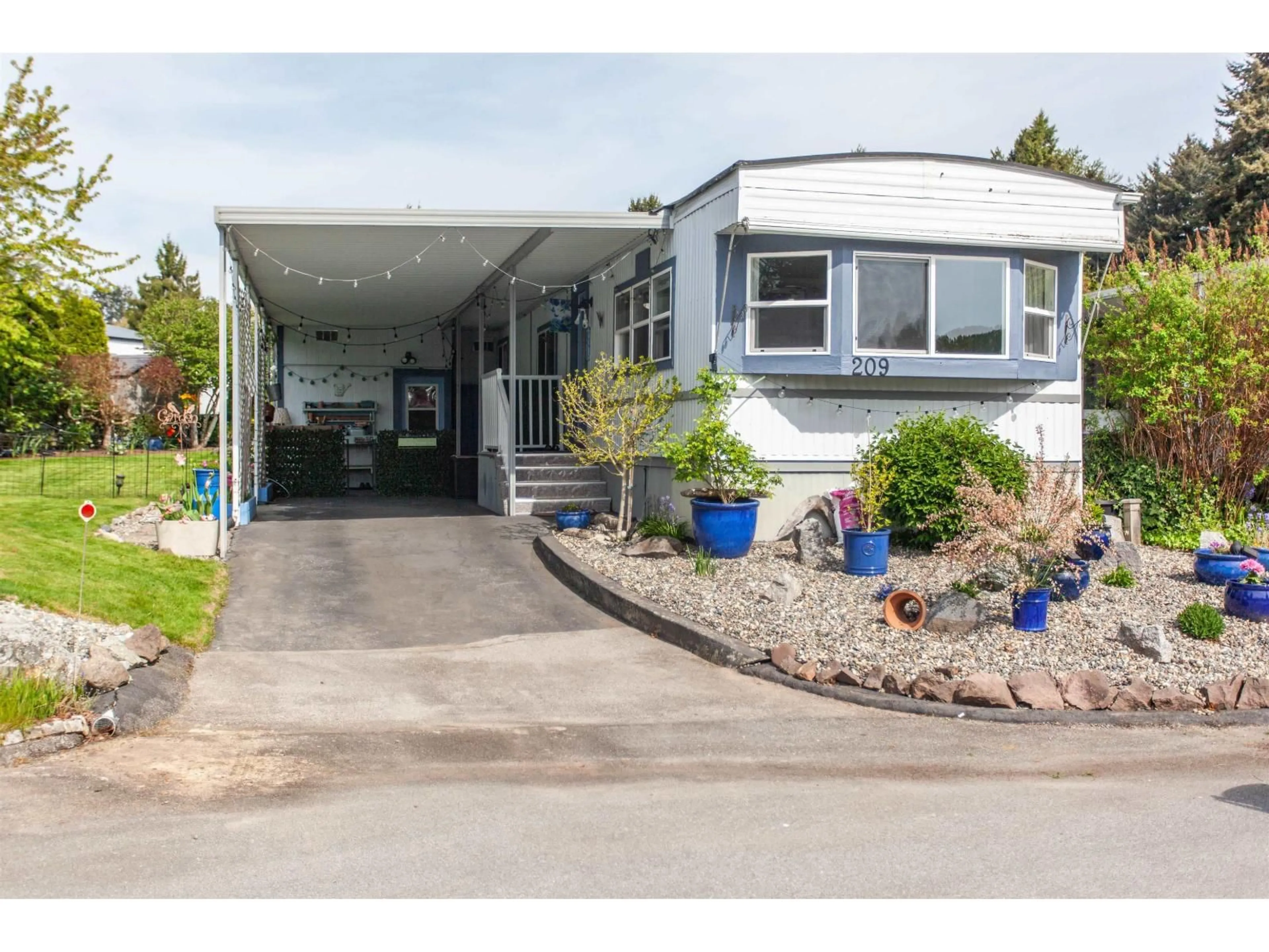Unknown for 209 - 1840 160 STREET, Surrey British Columbia V4A4X4