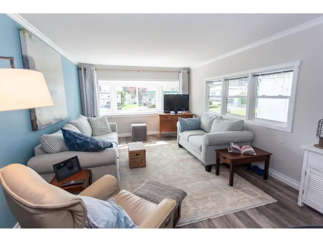 209 - 1840 160 STREET, Surrey 2