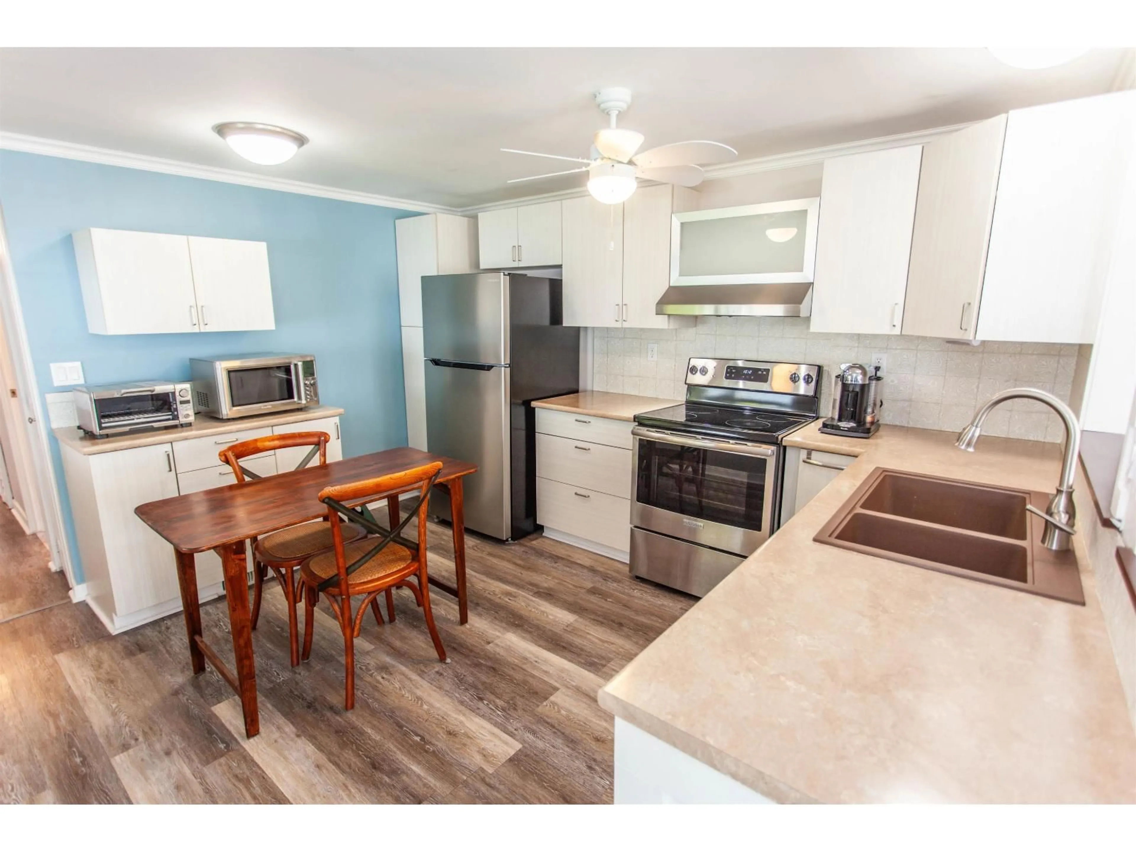 Standard kitchen, unknown for 209 - 1840 160 STREET, Surrey British Columbia V4A4X4