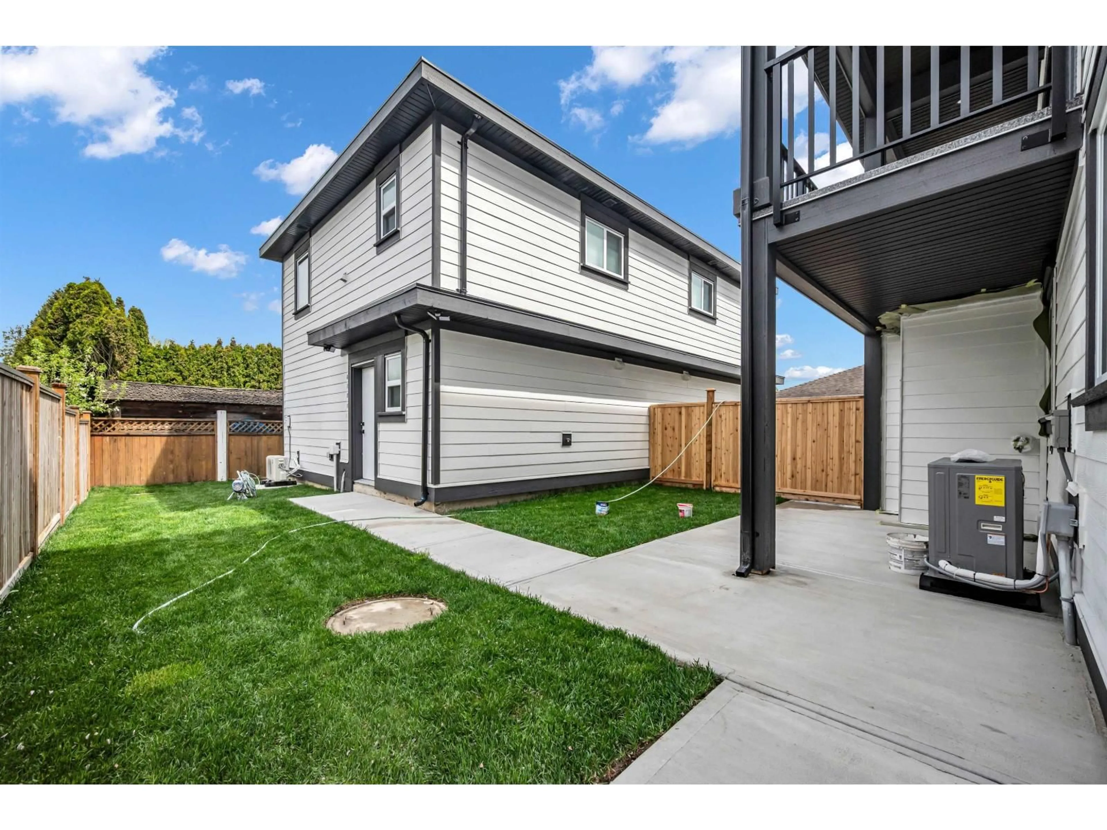 Home with vinyl exterior material, street for 101 - 15371 94 AVENUE, Surrey British Columbia V3R1E3