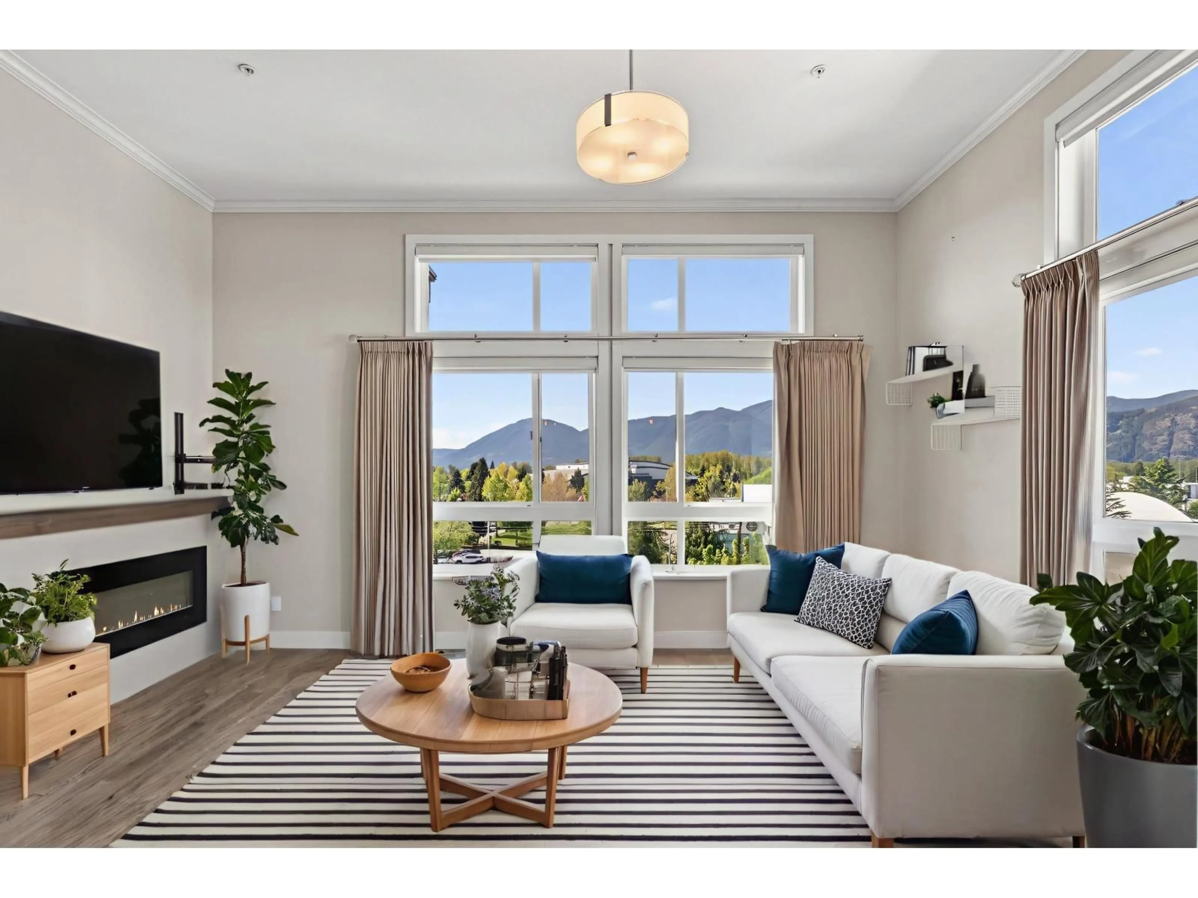 Living room with furniture, unknown for 403 - 9130 CORBOULD STREET, Chilliwack British Columbia V2P4A5